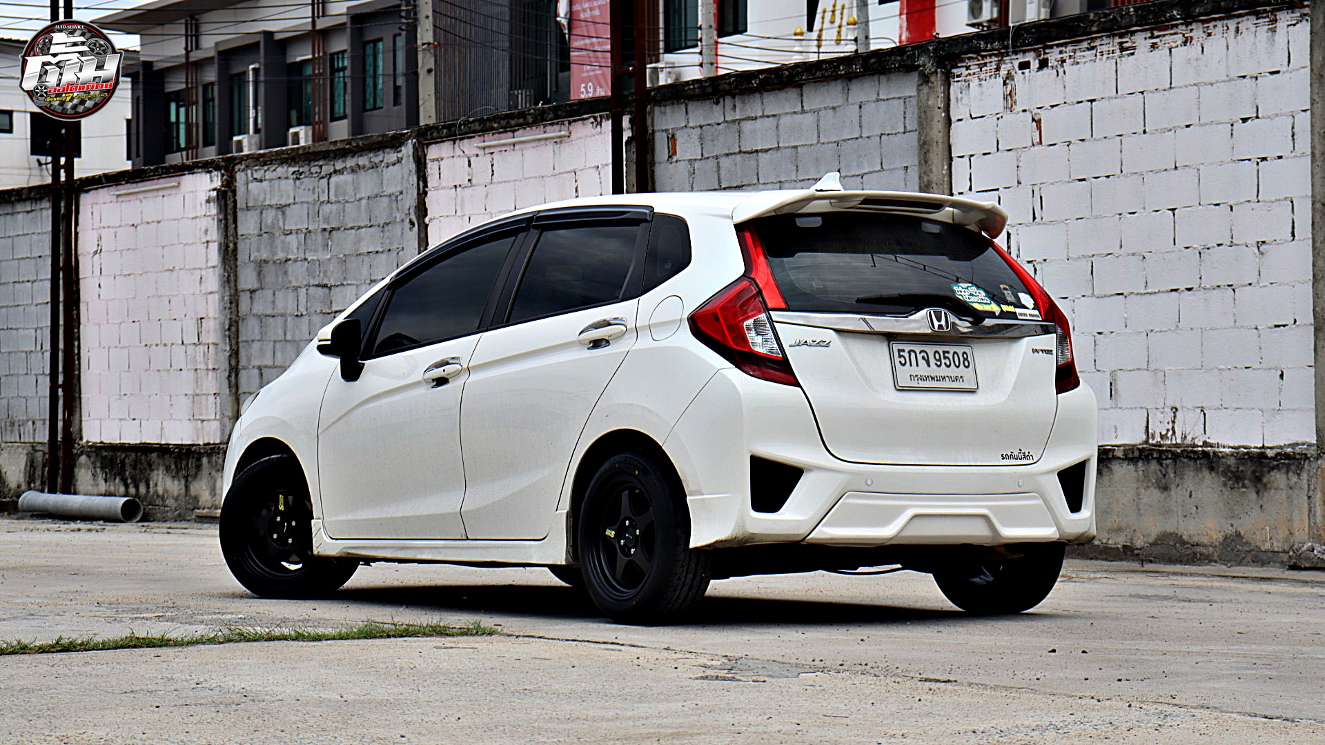 HONDA JAZZ GK เปลี่ยนล้อยาง ล้อ EMOTION-R SPOON SPN ขอบ15นิ้ว ยาง KINTO FORZA 001 195/55R15 85V