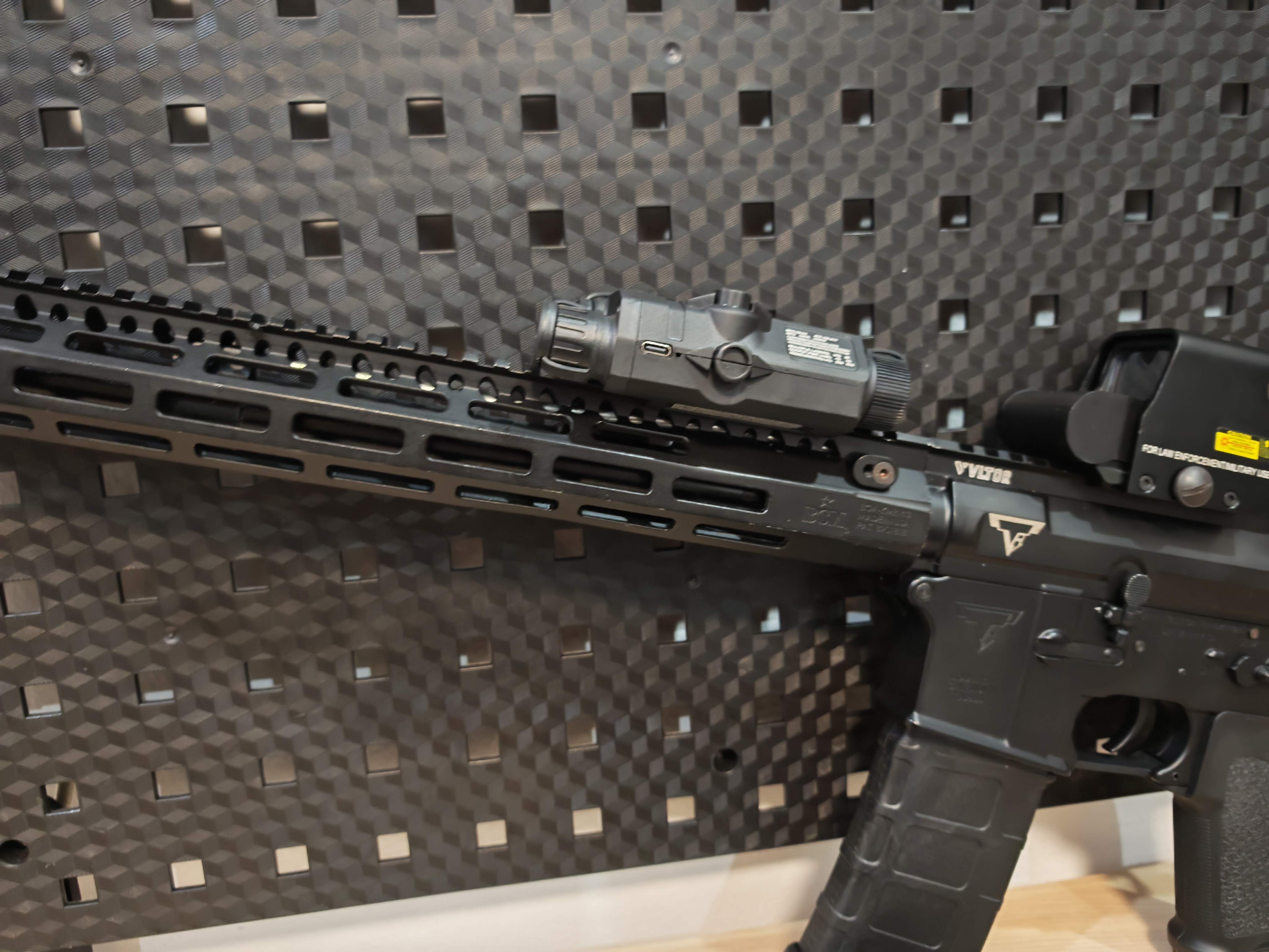 E&C 855 S2 John Wick2 TTI TR-1 M-Lok 13 บอดี้โลหะ พร้อมดอท PEQ AEG BB Gun บีบีกัน Airsoft Gun ปืนอัดลม ปืนยาวไฟฟ้า มือสอง