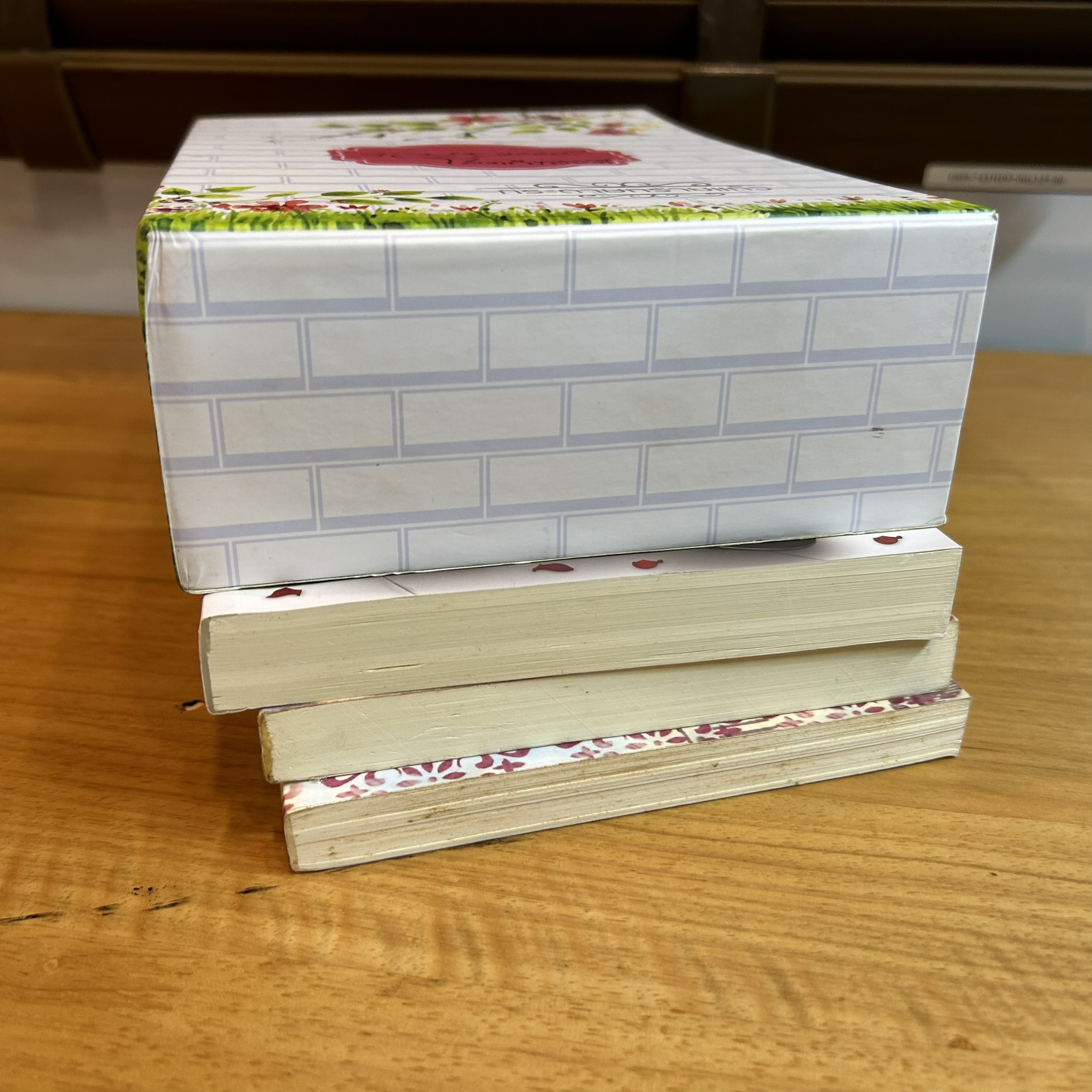 ชุด 30+ โสดกำลังดี - แต้มรักเคียงใจ/ใจเกี้ยวรัก/วายร้ายยั่วรัก ... กระดาษทรายแก้ว (มือสอง) นิยาย โรแมนติก