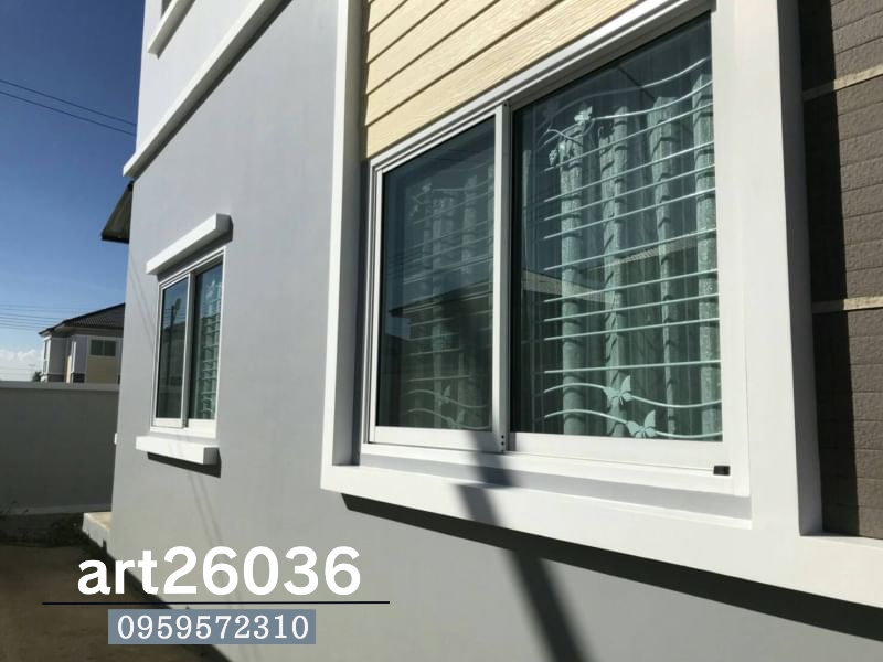 เหล็กดัดสีอบพร้อมมุ้งลวด สีขาว ผีเสื้อ