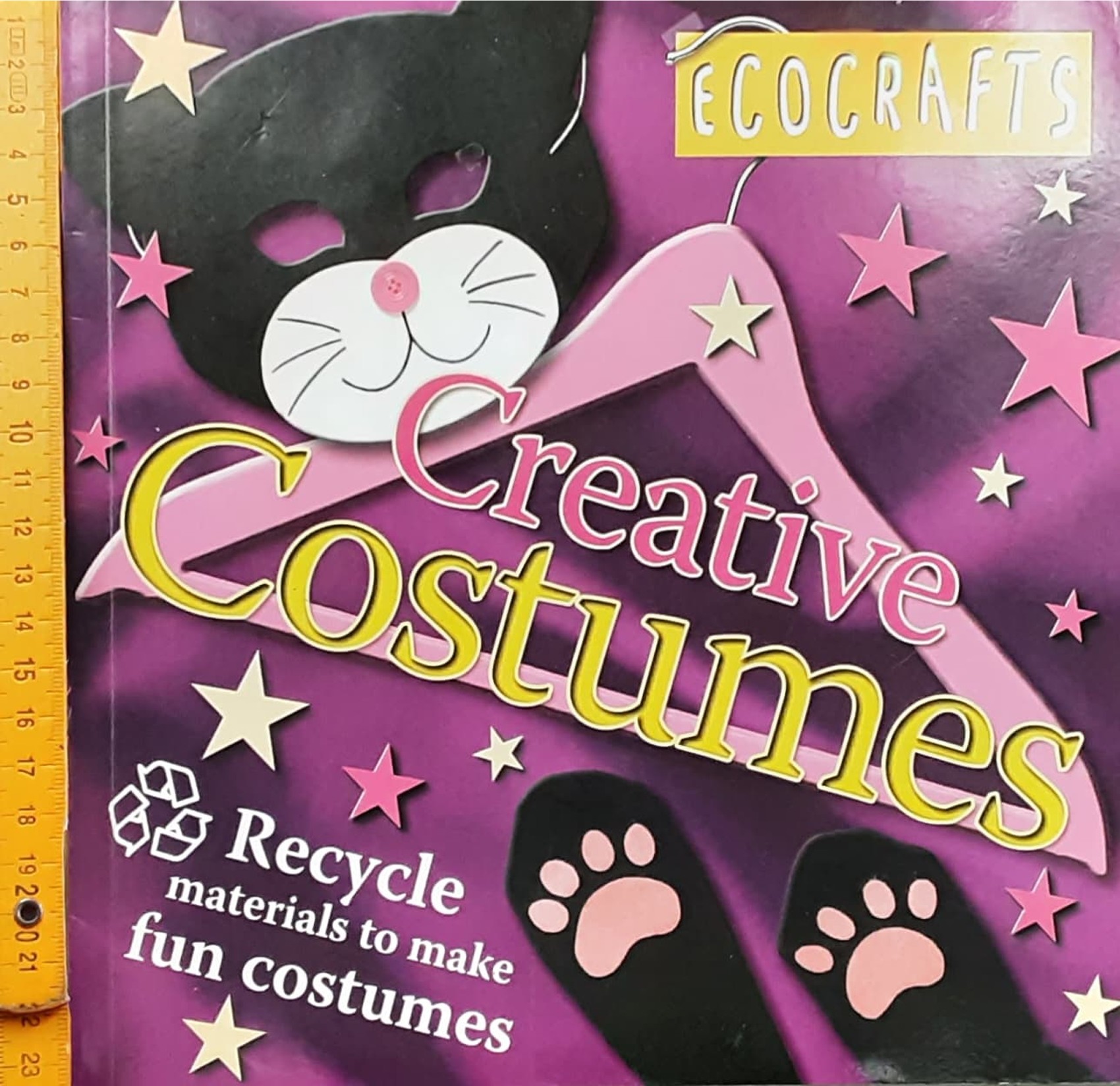 หนังสือกิจกรรม ภาษาอังกฤษ 🍅🍓Ecocrafts Creative Costumes