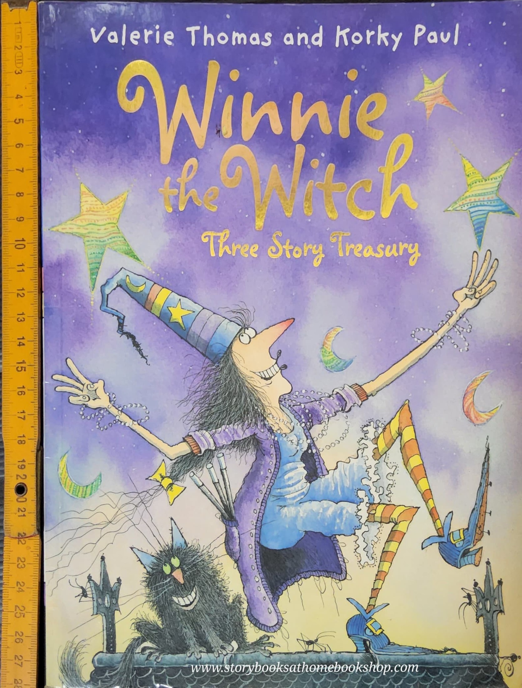 หนังสือนิทานปกอ่อน** 🍅WINNIE in the WITCH THREE STORY TREASURY