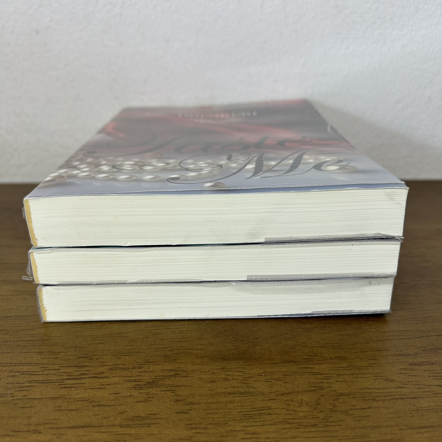 ชุด TASTE ME บทเรียนลับคลับชั้นสูง สื่อรักกับดักหัวใจ ทดสอบรักกระตุ้นอารมณ์ ... เลอบัว กระดาษทรายแก้ว วาณี (มือสอง)