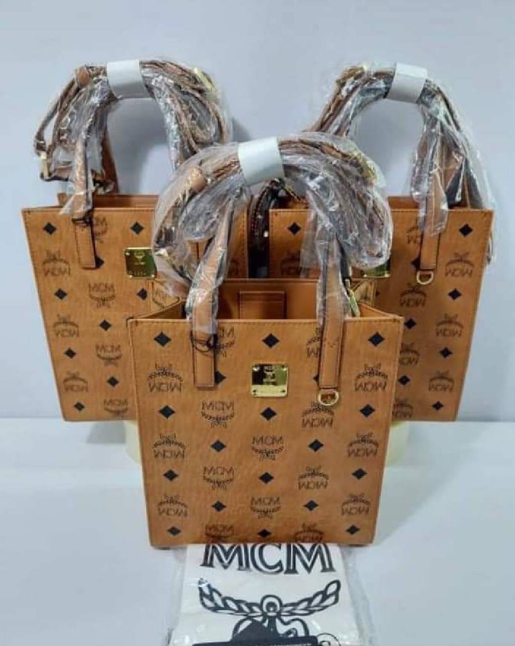 New Mcm klassik small tote อุปกรณ์การ์ดเปล่า ถุงผ้า ถุงกระดาษ