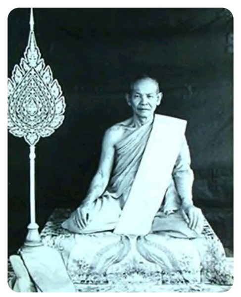 พระทันตธาตุ หลวงพ่อจุล วัดหงษ์ทอง จ.กำแพงเพชร ผมได้พระทันตธาตุครูบาต่าง ๆ มาจากคุณปู่เสน่ห์ อายุ 83 ปี อดีตรับราชการครู เป็นครู และเป็น ผ.อ. ในโรงเรียนหลายจังหวัดในภาคเหนือตอนล่าง และตอนบน ปลดเกษียณมาแล้ว 23 ปี (บันทึก พ.ศ. 2567) อยู่ในจังหวัดแพร่