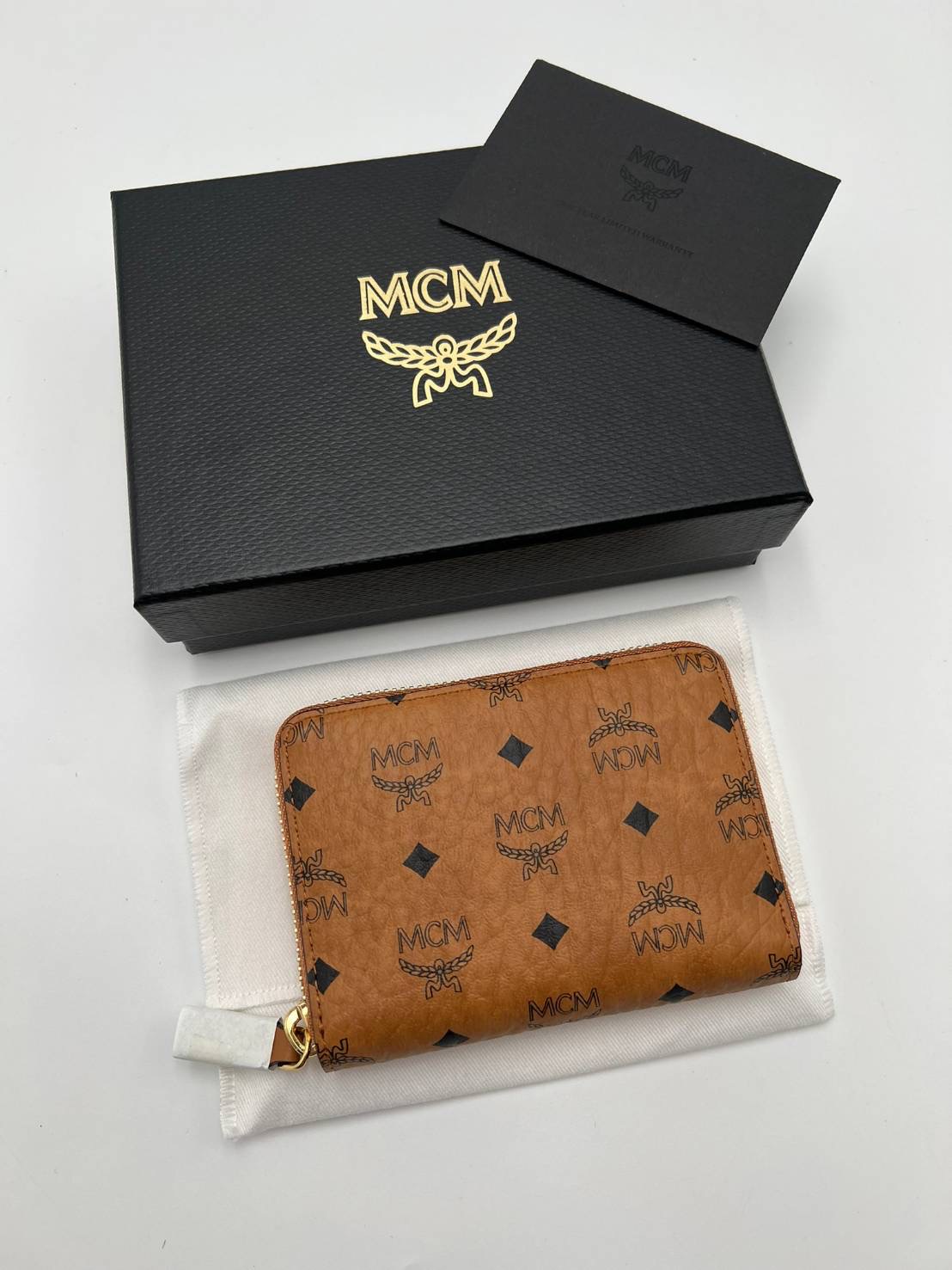 New Mcm wallet อุปกรณ์ตรบ กล่อง การ์ด ถุงผ้า ถุงกระดาษ