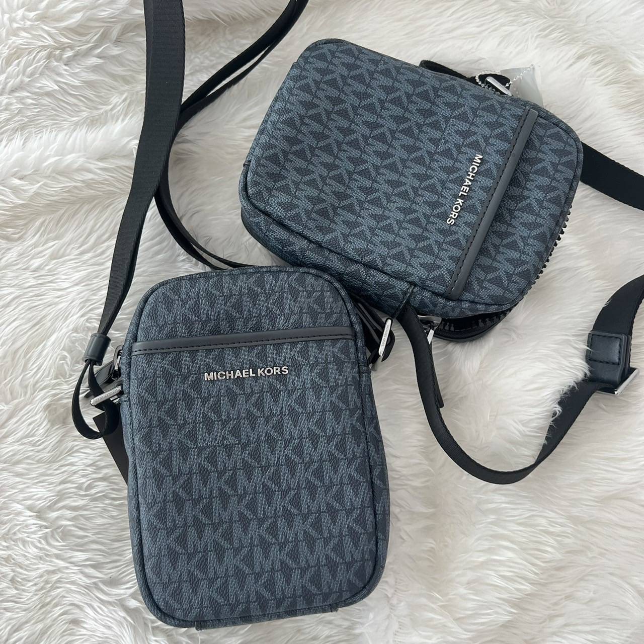 New Michael Kors Phone x body 5.5*7.5*25 นิ้ว