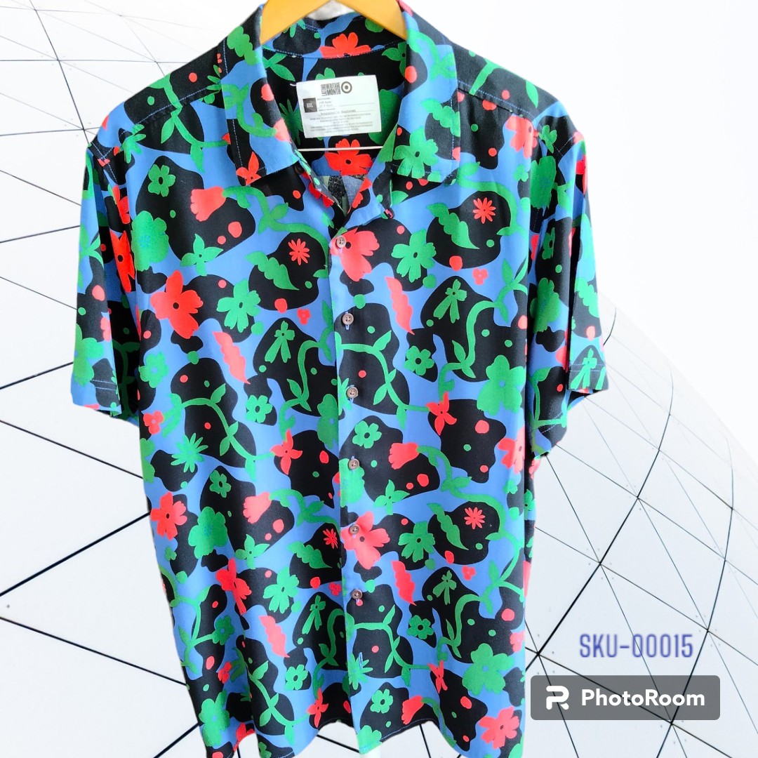 เสื้อฮาวายมือสอง ป้าย LATINO ลายดอกไม้ เถาวัลย์ ผ้า 100% Rayon อก 25 ยาว 29 ราคา 250 บาท ค่าจัดส่งเหมา ๆ 30 บาท (สั่งกี่ตัวก็ได้)