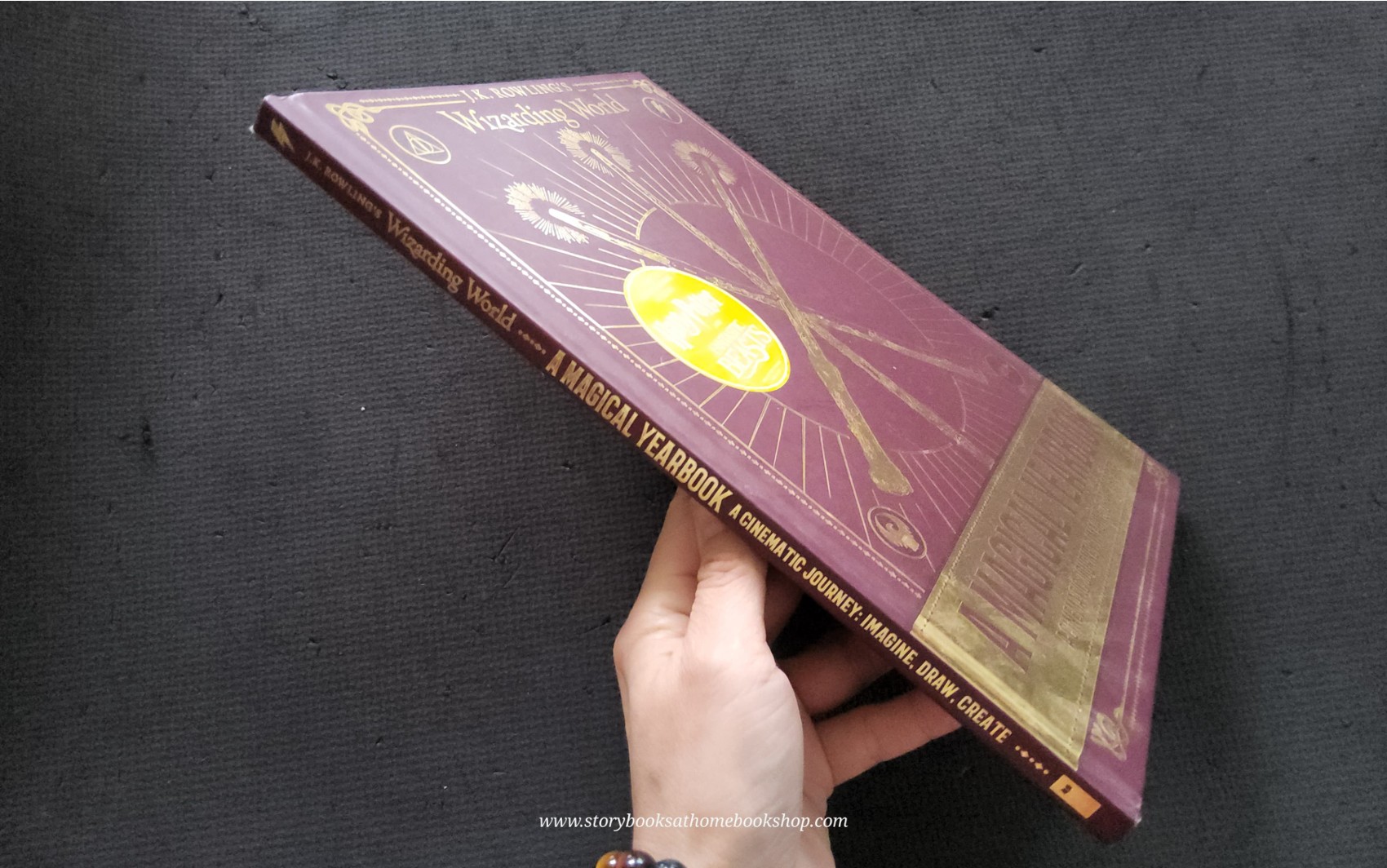 หนังสือนิทานปกแข็ง** 🍅🍓J.K.ROWLING'S WIZARDING WORLD:A MAGICAL YEARBOOK