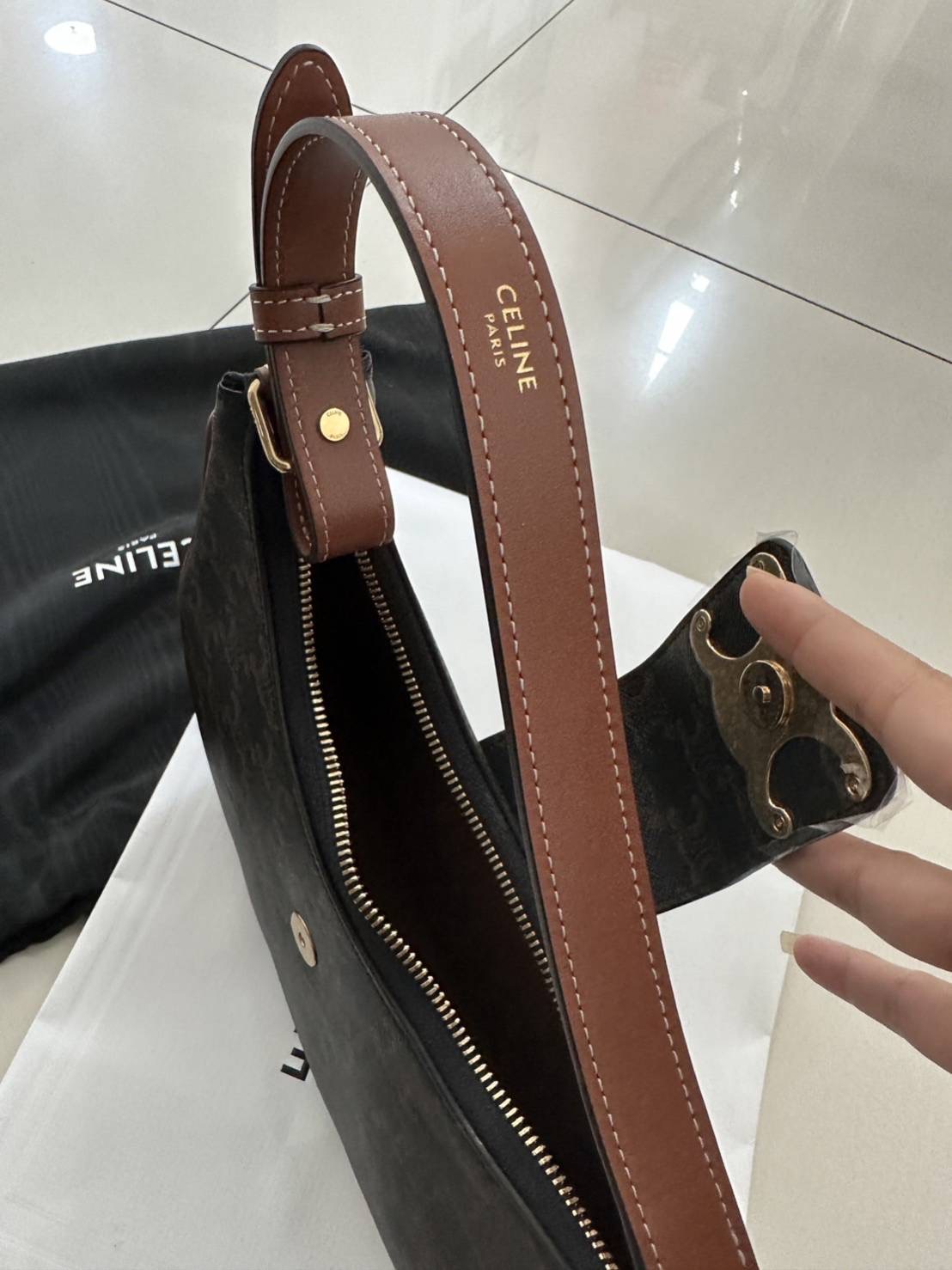 New Celine Ava triomphe โลโก้ใหม่ ใหญ่ตะโกน อุปกรณ์ ถุงผ้า ถุงกระดาษ บิล