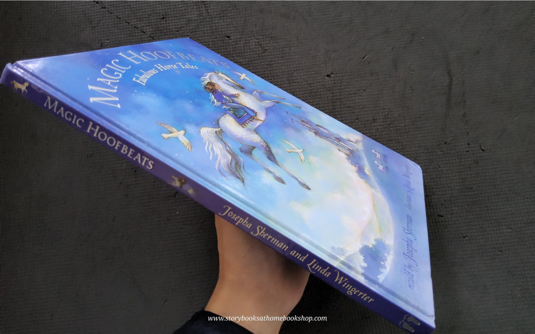 หนังสือนิทานปกแข็ง** 🍅🍓MAGIC HOOFBEATS FABULOUS HORSE TALES