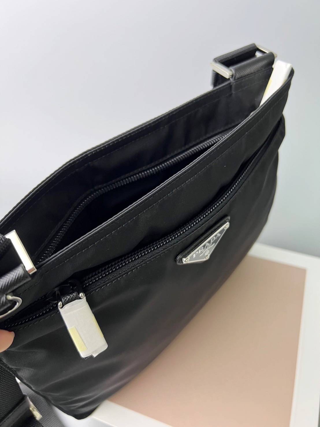 New Prada Vela Nylon Messenger Bag ขนาด 10 x 9.5 นิ้ว