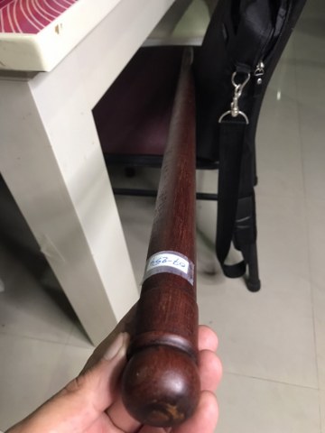 ไม้เท้าครูบาชัยยะวงศา เล่มนี้ ได้มาจากชาวกะเหรี่ยงท่านหนึ่ง ปัจจุบัน (ปี 2565) อายุ 80-90 ปีแล้ว ตอนที่ไปเอาไม้เท้านี้ เพื่อน ๆ เพื่อนบ้านคุณลุงท่านก็ไปเอาไม้เท้าที่บ้าน ของตัวเองให้ นำมารวม ๆ กัน จึงได้มา 5 เล่มในคราวเดียวกัน