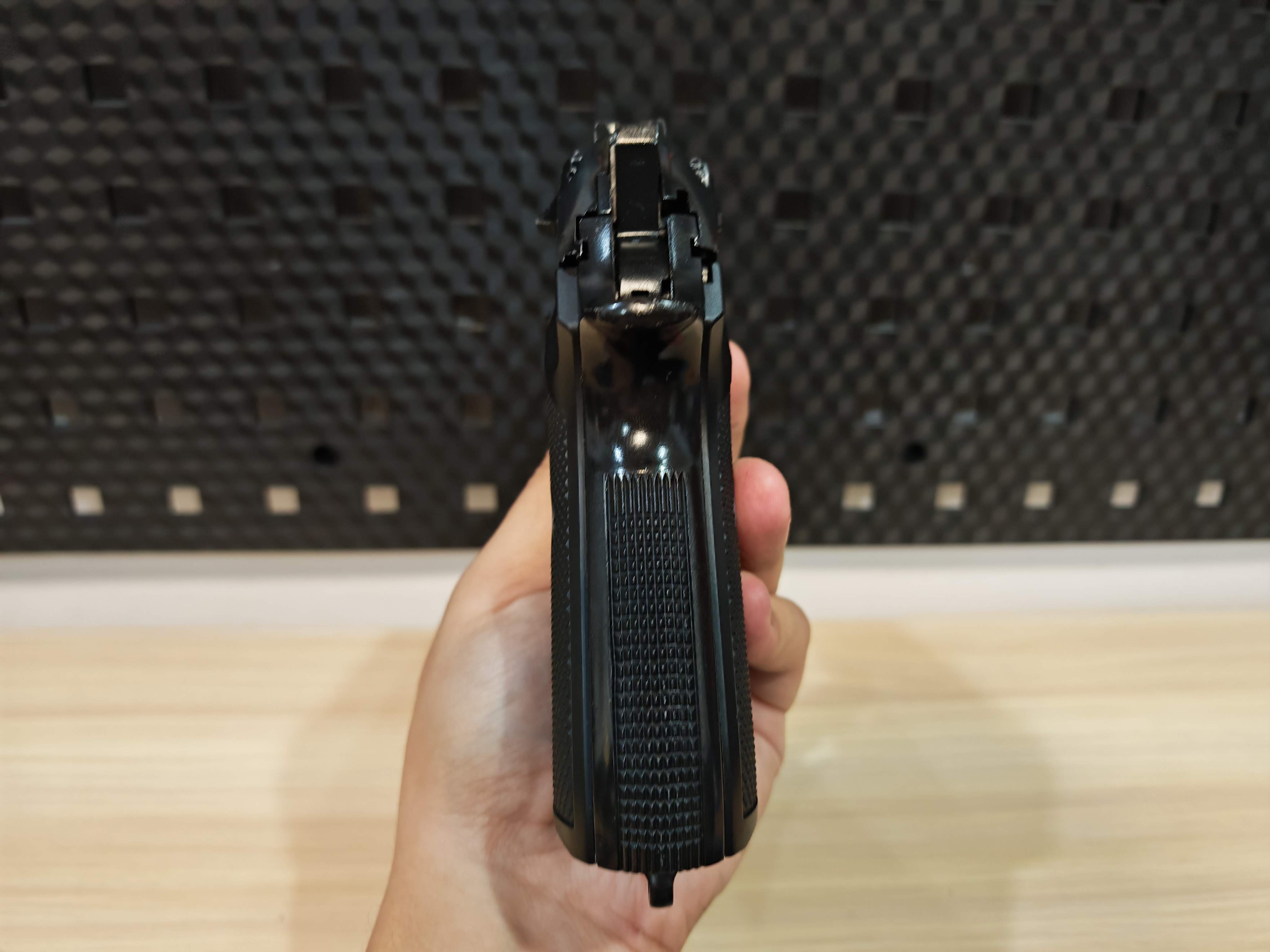 WE Beretta M9A1 โลหะทั้งตัว GBB ไต้หวัน BB Gun บีบีกัน แบบแก๊ส ปืนอัดลม มือสอง Airsoft Gun