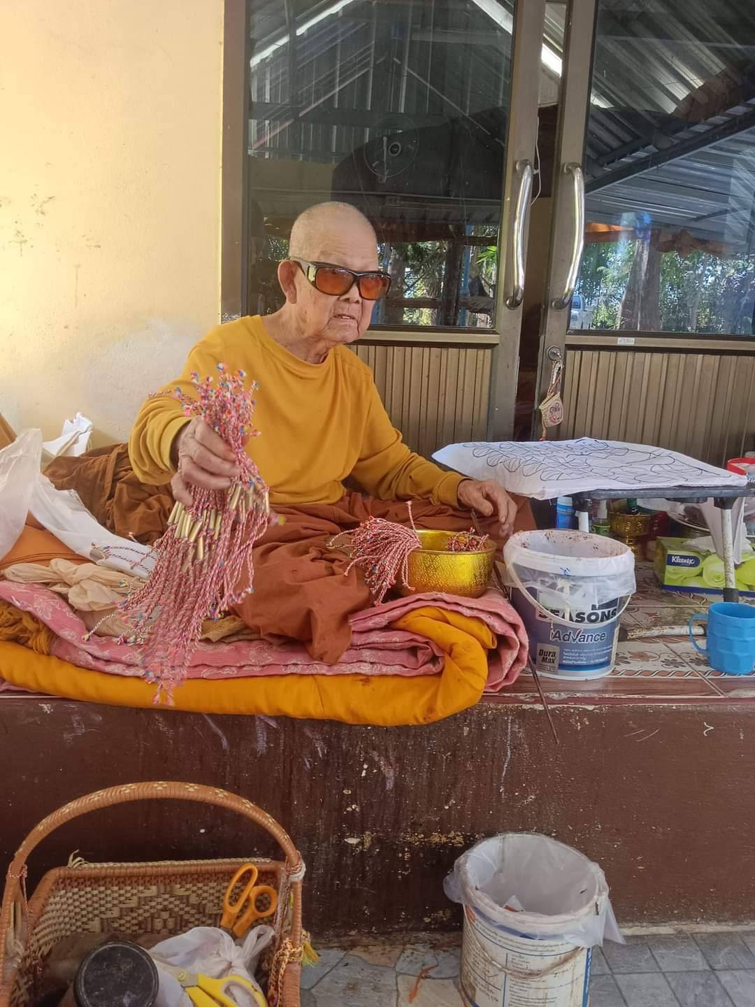 ตะกรุดข้อมือ กันผี กันเขี้ยว (จารมือ) หลวงปู่สิงห์โต สำนักสงฆ์ป่าทรงธรรม จ.อุบลราชธานี