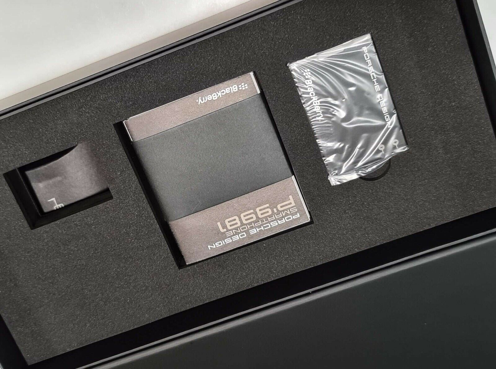 Blackberry Porsche Design P9981 Used like new!!!