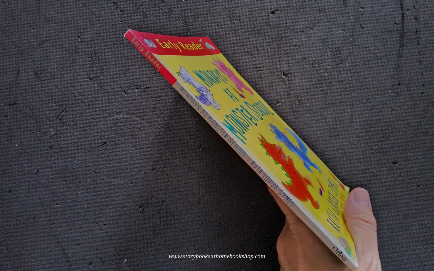 EARLY READER หนังสือฝึกการอ่าน **หนังสือนิทานปกอ่อน** 🍅🍅MONDAYS AT MONSTER SCHOOL BY RUTH LOUISE SYMES