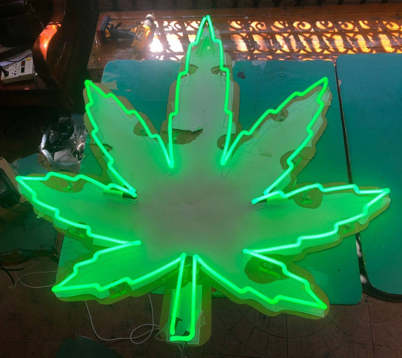 ป้ายไฟนีออนดัดหลอดแก้ว