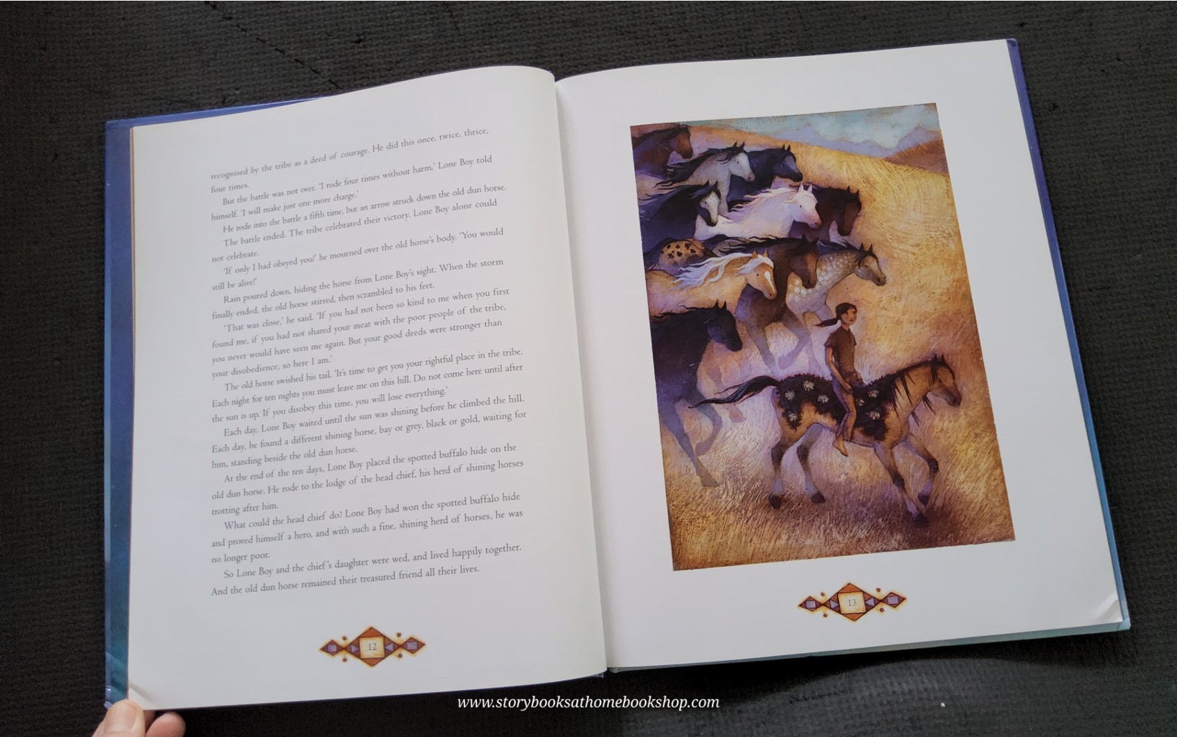 หนังสือนิทานปกแข็ง** 🍅🍓MAGIC HOOFBEATS FABULOUS HORSE TALES