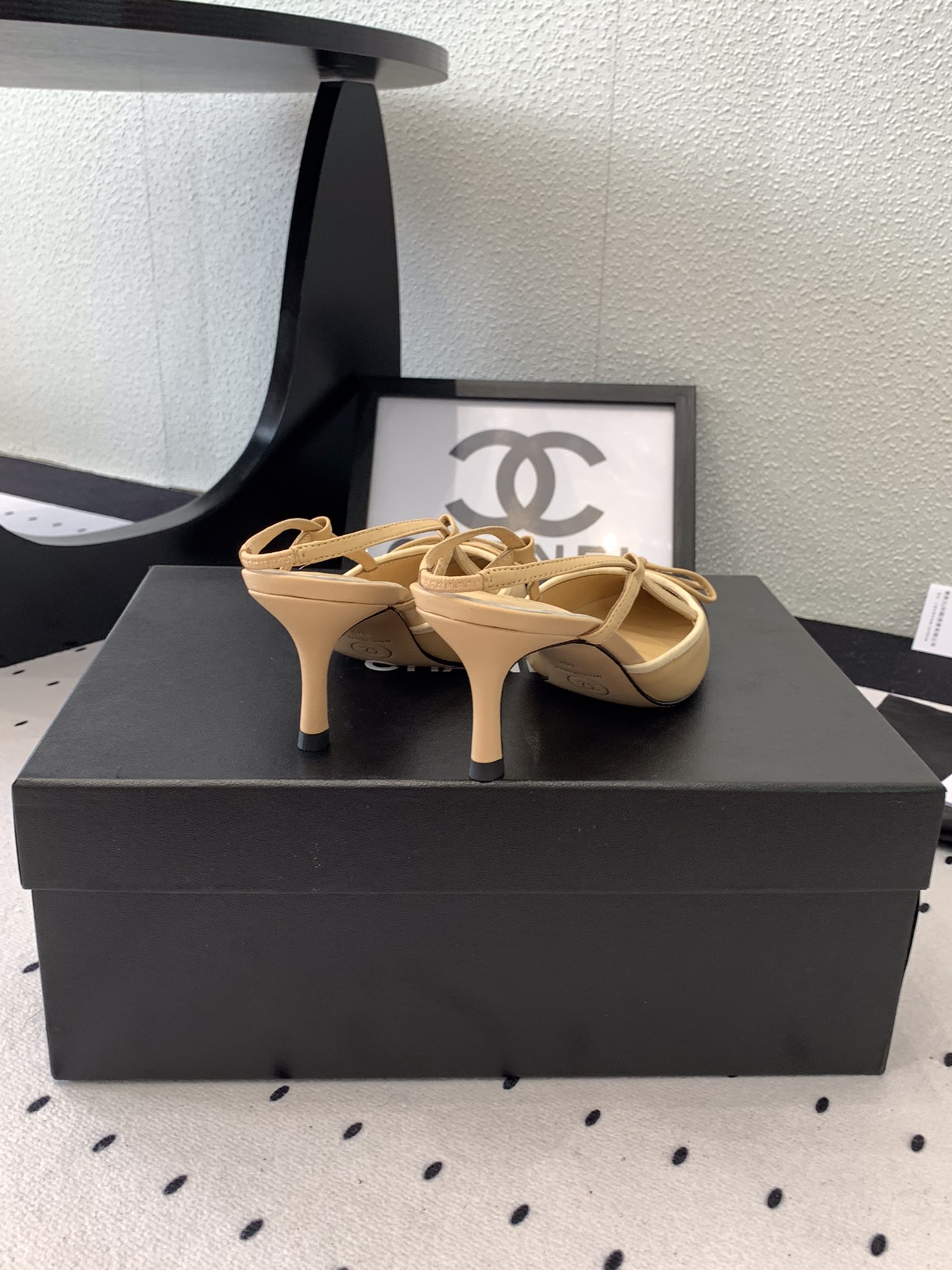 [Pre-order] รองเท้า Chanel Beige/Black Leather Bow CC Cap Toe Pointed Pumps Sling back Heel เกรดที่ดีที่สุด สำเนา