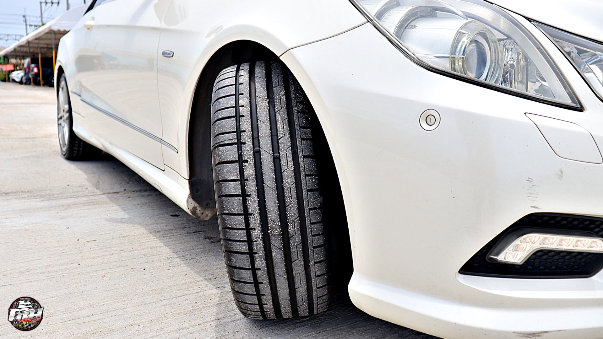 Mercedes Benz E-Class E250 เปลี่ยนยาง GITI Sport S2 F 235/40R18 95Y R 255/35R18 94Y