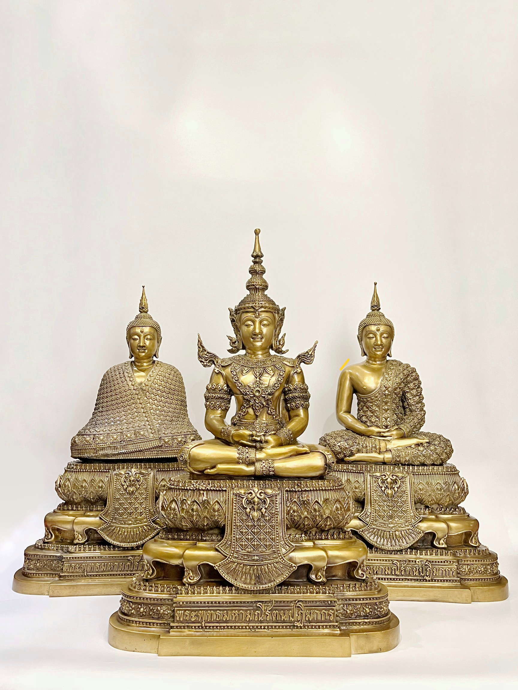 พระแก้วมรกต สามฤดู ฤดูร้อน ฤดูหนาว ฤดูฝน หน้าตัก 9 นิ้ว
