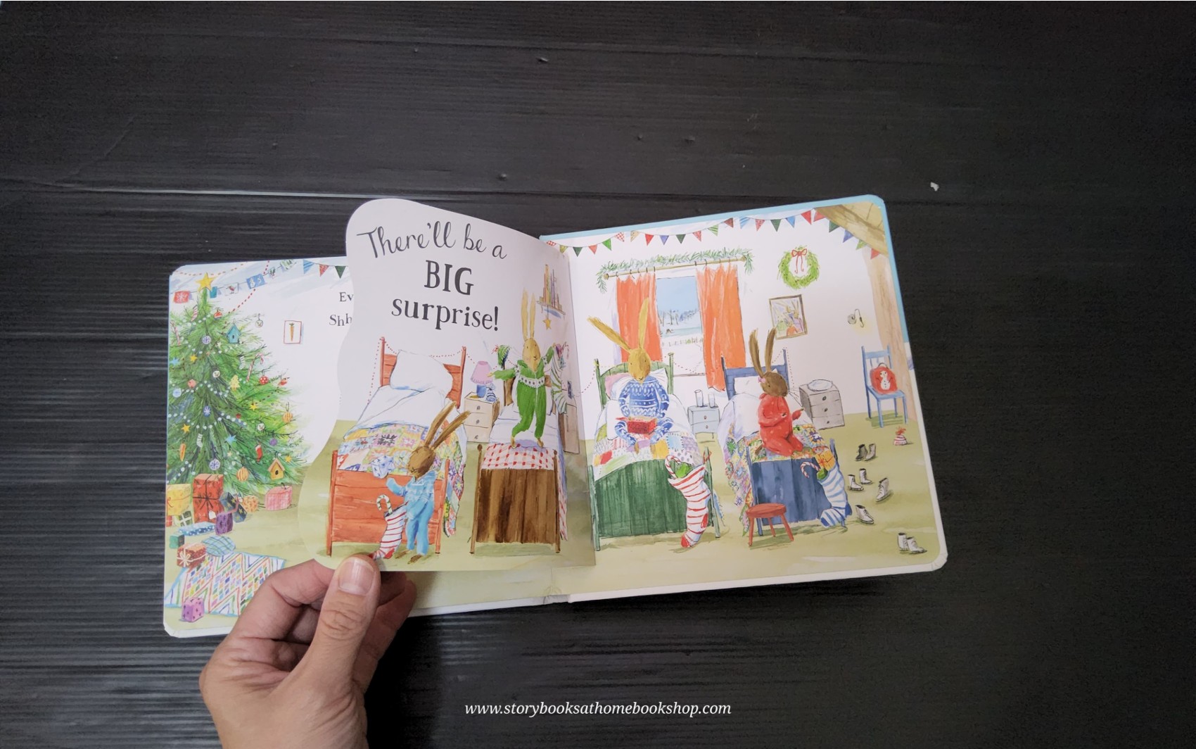 FLAP BOARD BOOK** 🍅🍓WE'RE GOING ON AN ELF CHASE