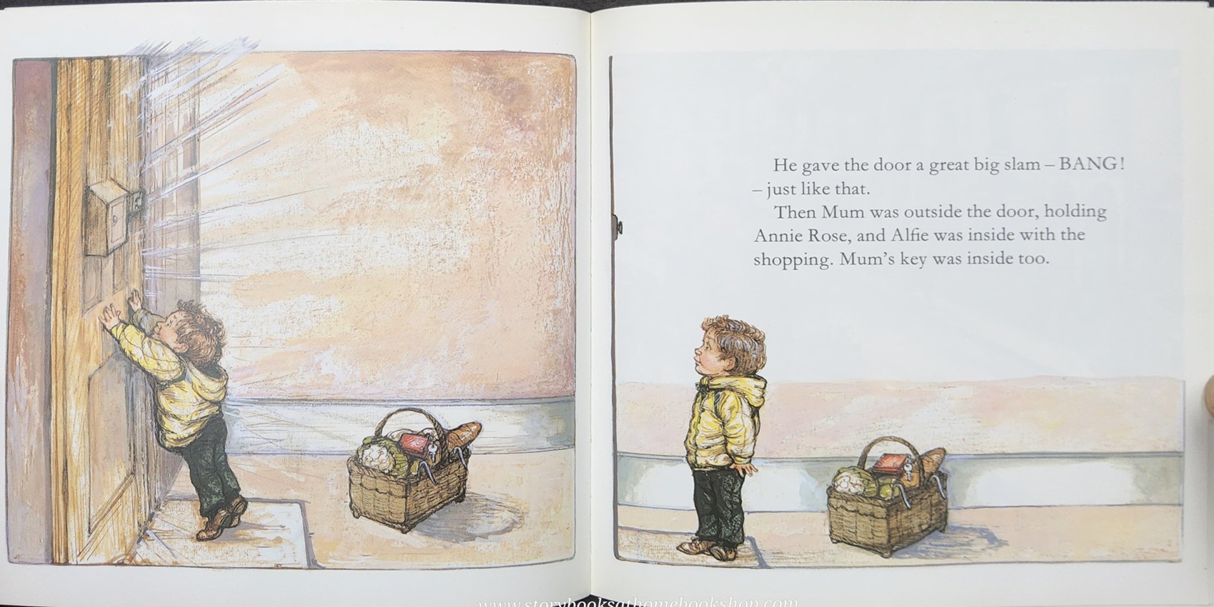 หนังสือนิทานปกอ่อน ** 🍅🍓ALFIE GETS IN FIRST BY SHIRLEY HUGHES