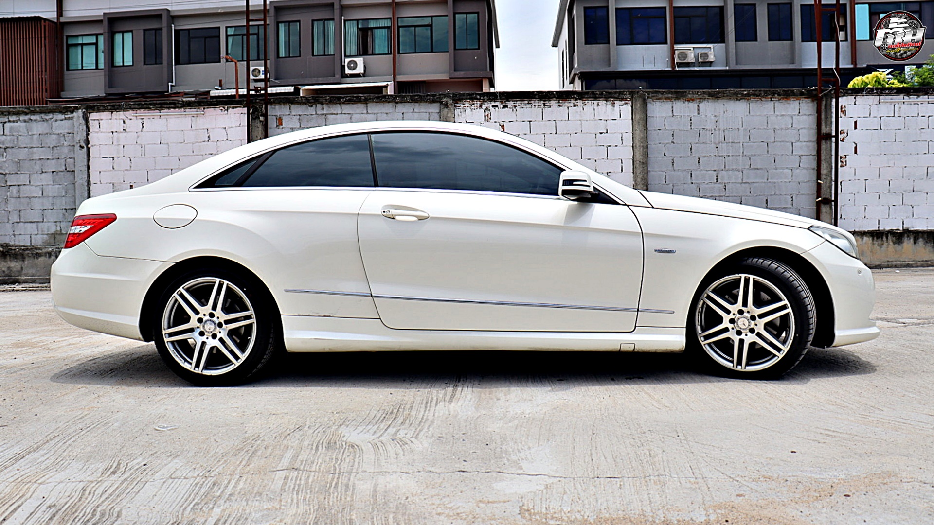 Mercedes Benz E-Class E250 เปลี่ยนยาง GITI Sport S2 F 235/40R18 95Y R 255/35R18 94Y