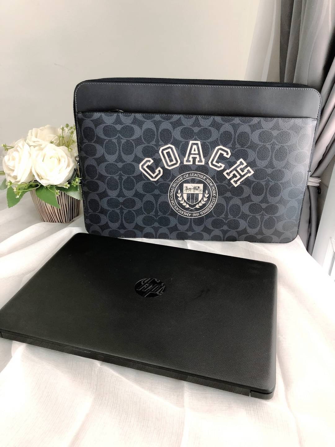New Coach ใส่โน๊ตบุ๊ค