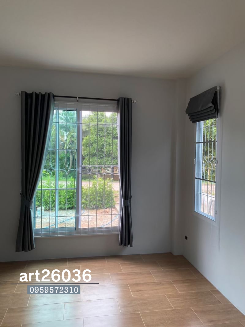 เหล็กดัดพร้อมมุ้งลวด ผ้าม่านพับ ผ้ามาตาไก่