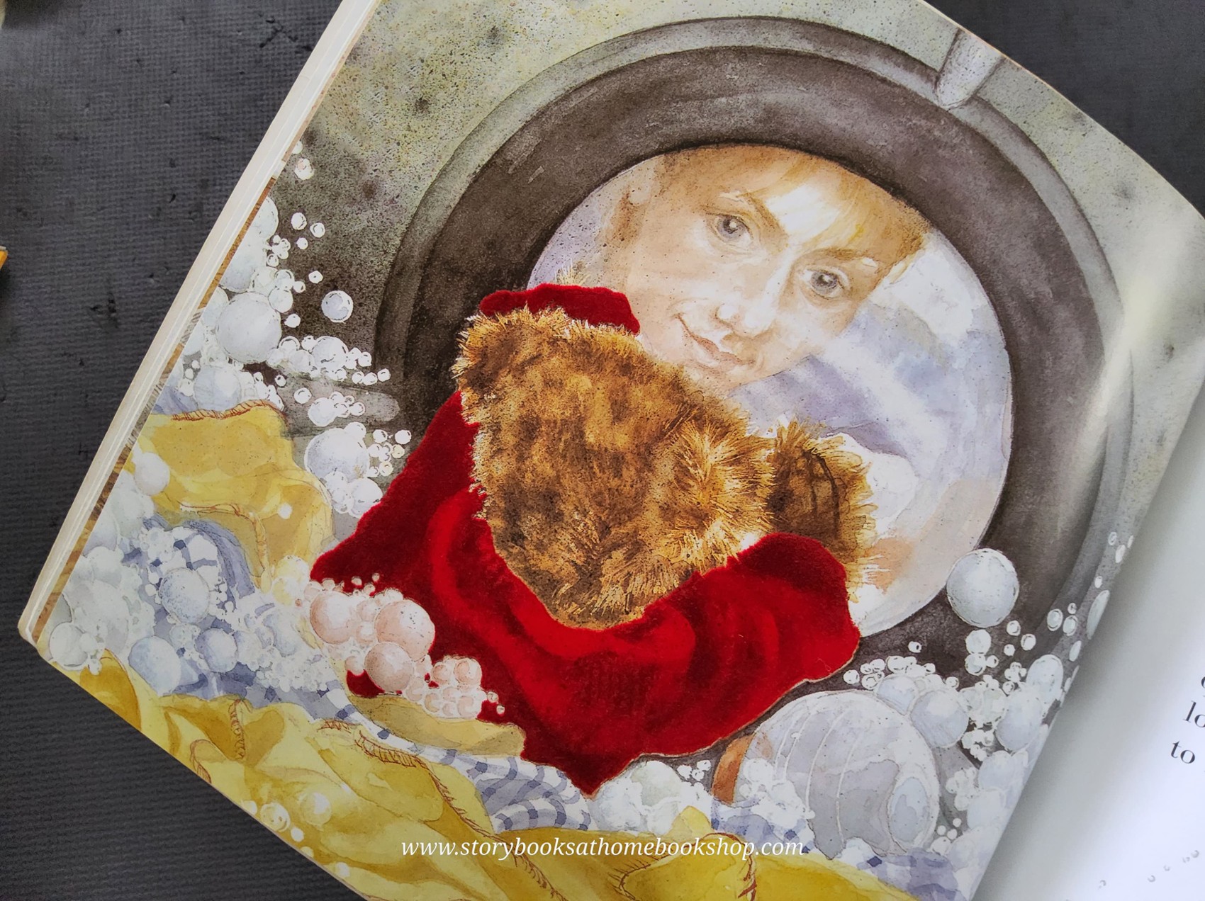 หนังสือนิทานปกอ่อน TOUCH AND FEEL** 🍅LITTLE TEDDY LEFT BEHIND♥️♥️