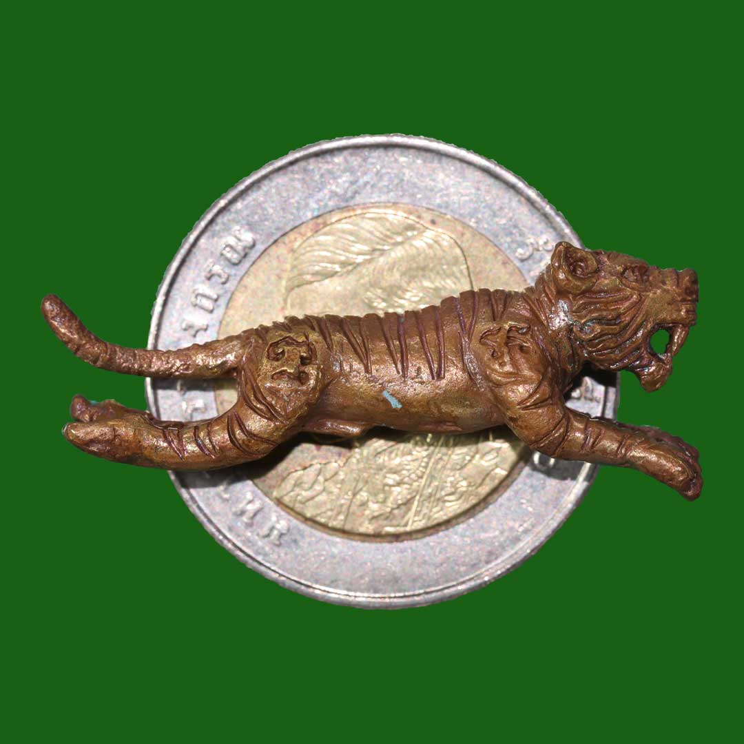 เสือมหาอำนาจ หลวงพ่อสุด วัดกาหลง เนื้อทองแดง ปี2562 พร้อมกล่องเดิมจากวัด