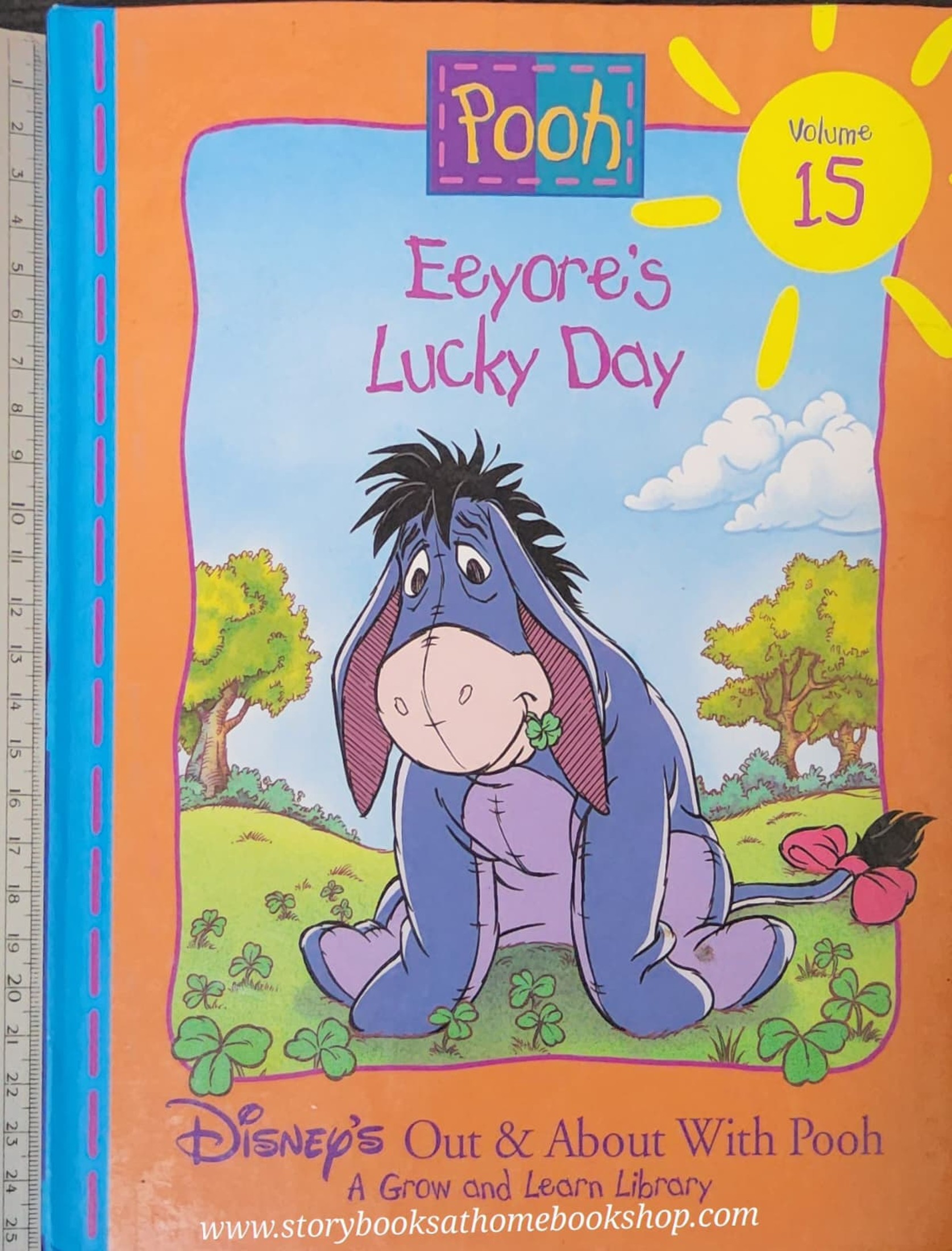 หนังสือนิทานปกแข็ง** 🍅🍓DISNEY OUT&ABOUT WITH POOH: EEYORE LUCKY DAY V.15