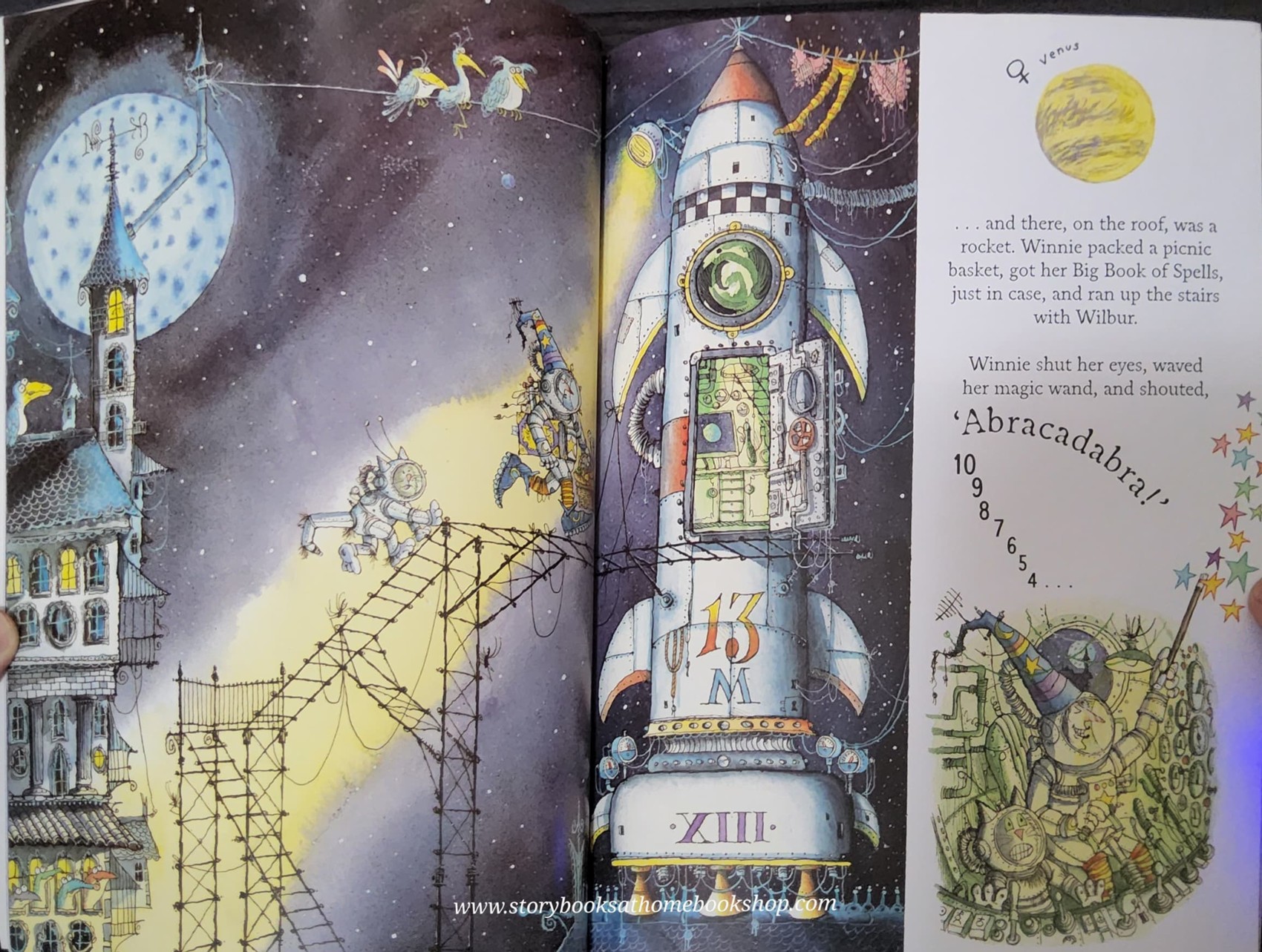 หนังสือนิทานปกอ่อน** 🍅WINNIE AND WILBUR IN SPACE by Valerie Thomas and Korky Paul