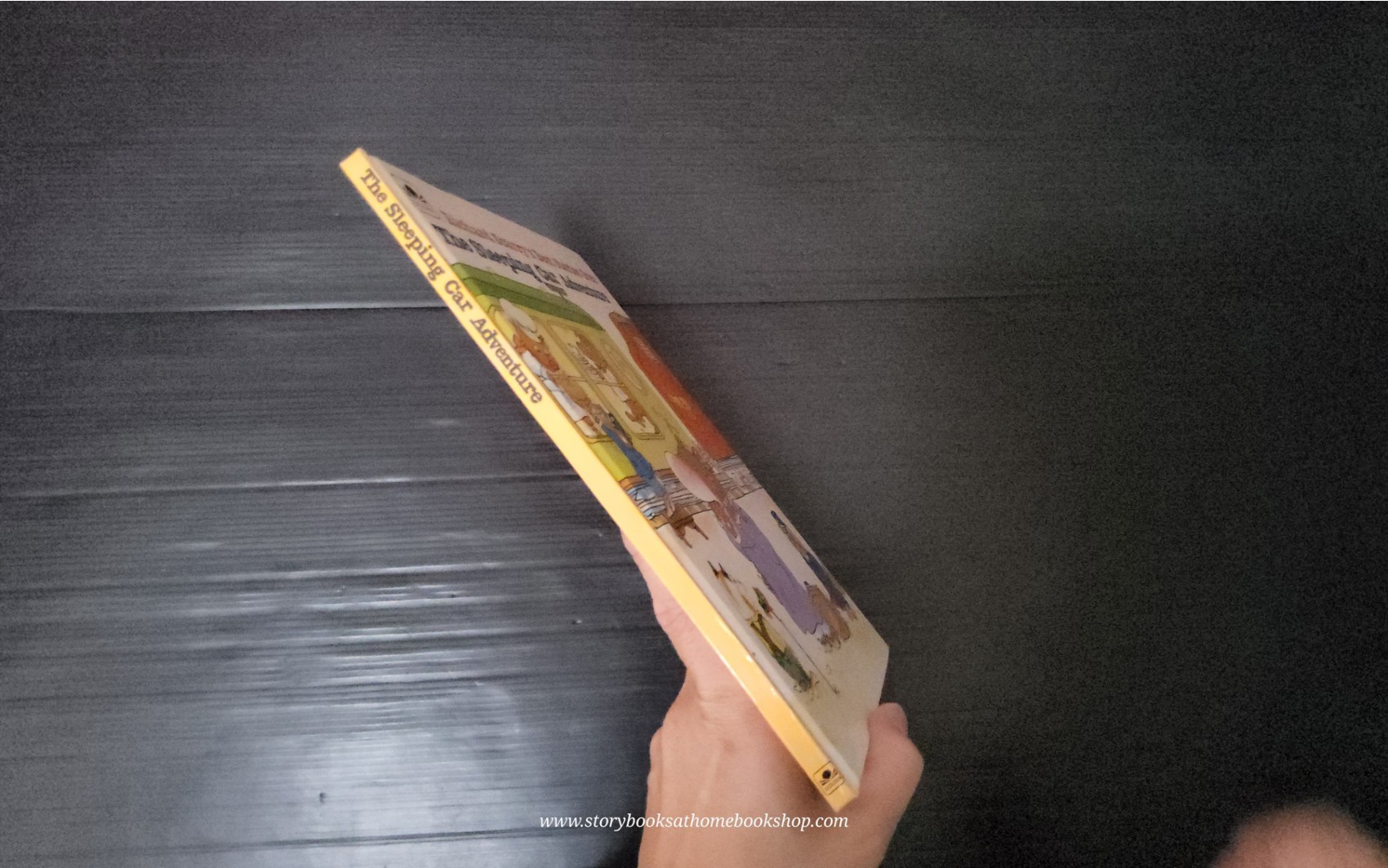 หนังสือนิทานปกแข็ง** 🍅🍅THE SLEEPING CAR ADVENTURE BY RICHARD SCARRY