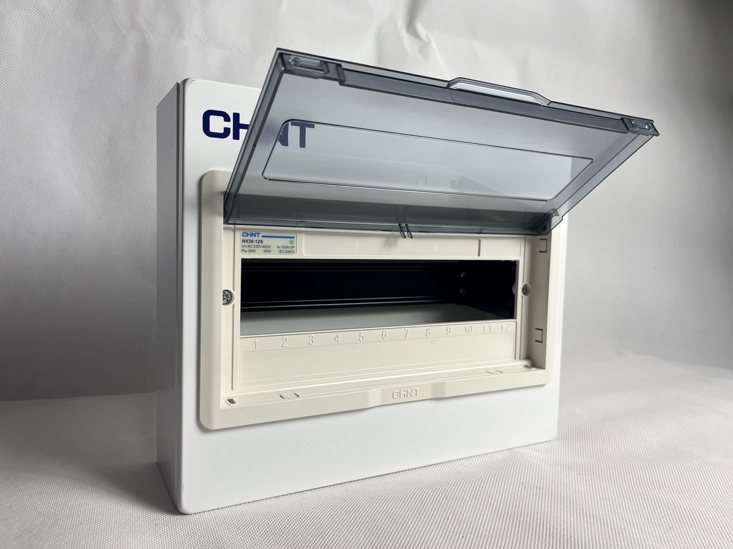 ตู้ควบคุมไฟ ตู้คอนซูมเมอร์ยูนิต Consumer Unit ตู้เปล่า 12 ช่อง รุ่น NX30-12S