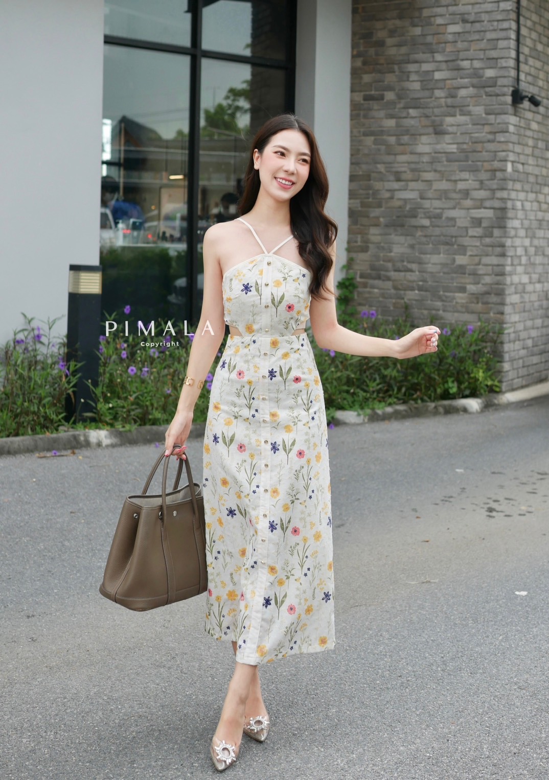 Maxi Dress แม็กซี่เดรสยาวงานปักลายดอกไม้ใบไม้สีสัน