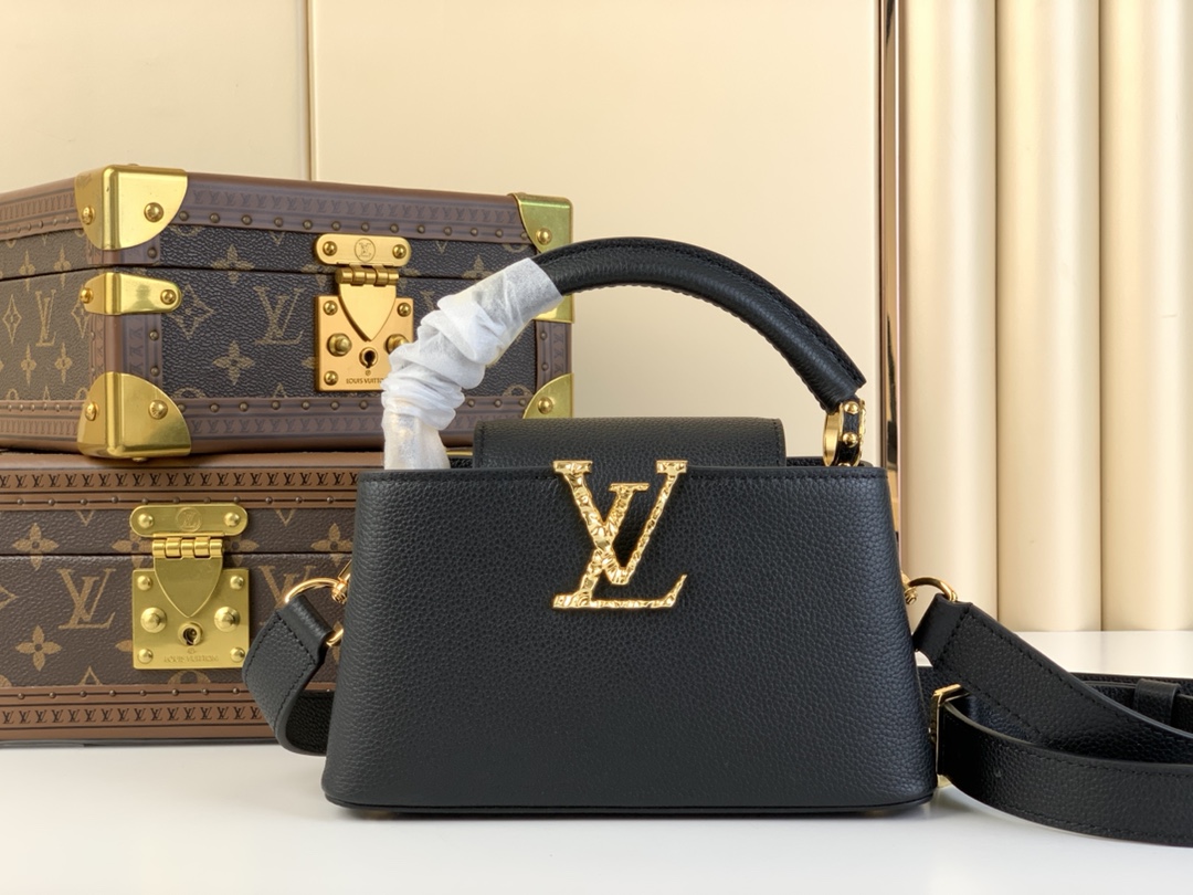 [Pre-order]กระเป๋าสะพายCapucines East-West Mini หนังลูกวัวลายเกรน M24671 - Handbagsงานคุณภาพที่ดีที่สุด