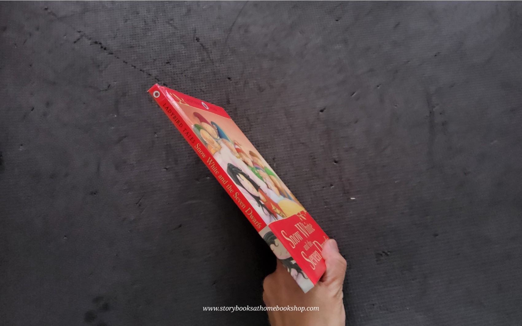 หนังสือนิทานปกแข็ง** 🍅🍓LADYBIRD TALES:SNOW WHITE AND THE SEVEN DWARFS