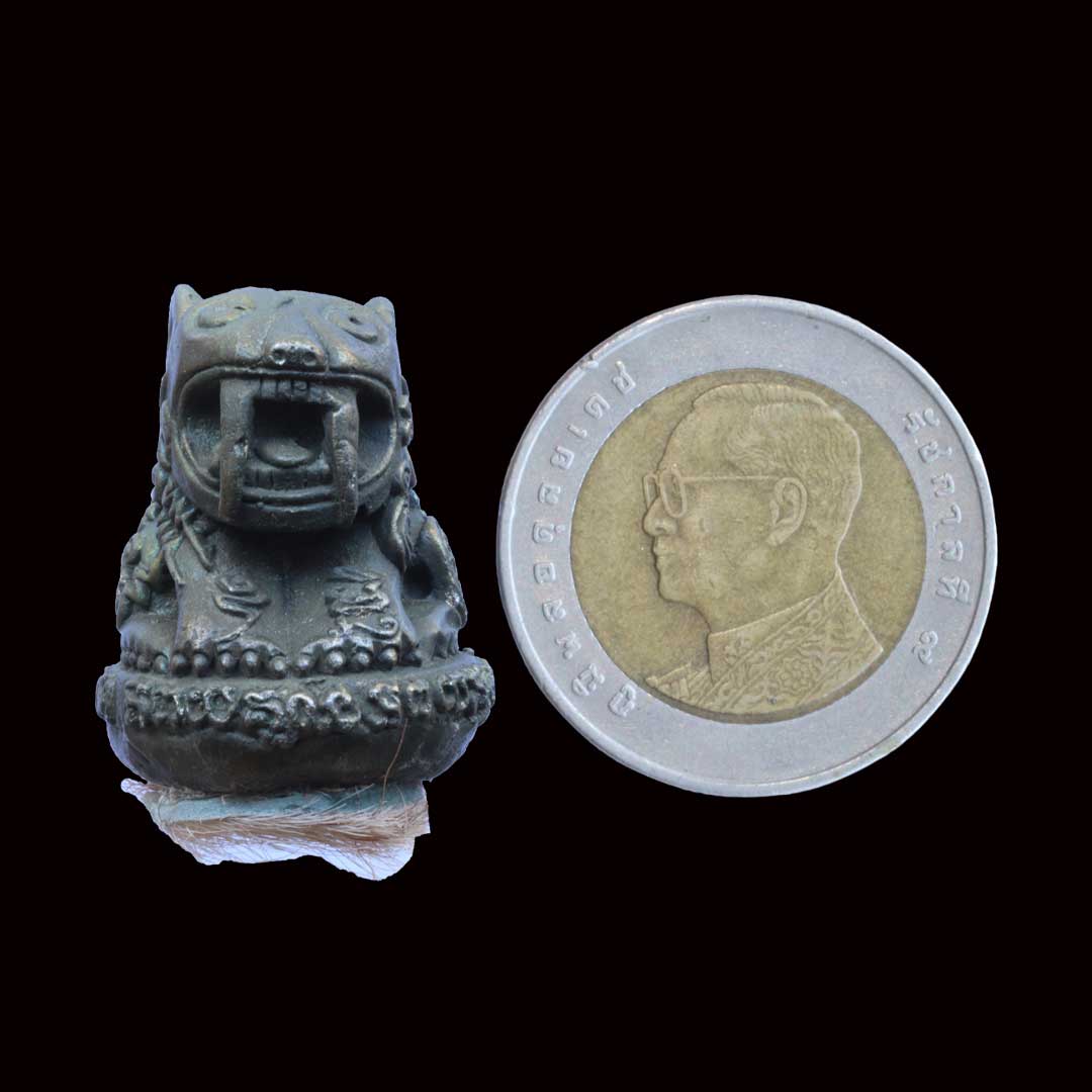 พยัคฆ์เขี้ยวดาบ เนื้อแร่เขาพนมกุเลน(พิเศษ) รุ่นไตรมาส ปี49 หลวงปู่กาหลง เขี้ยวแก้ว