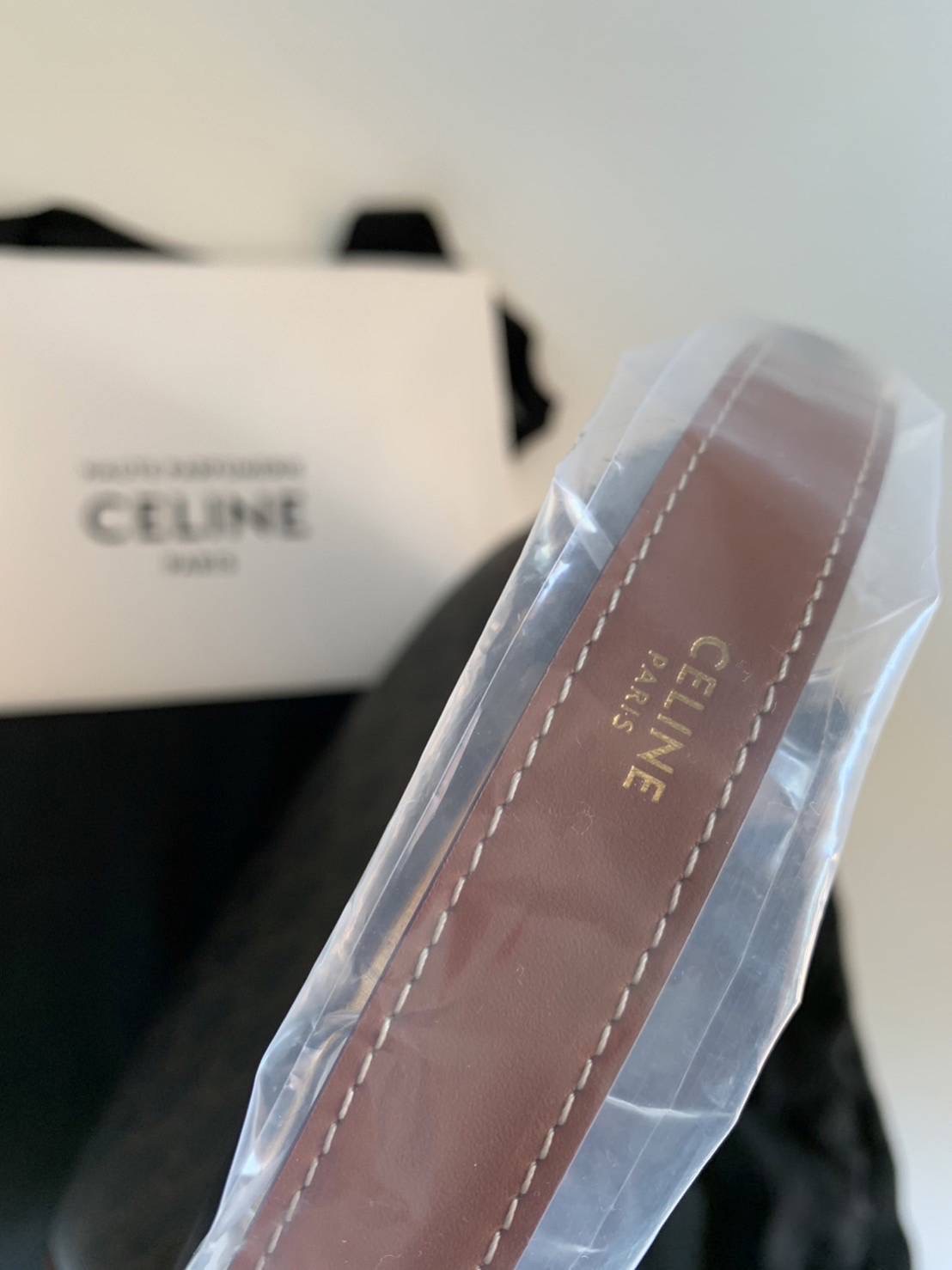 New Celine Ava Bag ขนาด 9 x 5 x 2 นิ้ว อุปกรณ์. การ์ด ถุงผ้า ถุงกระดาษ