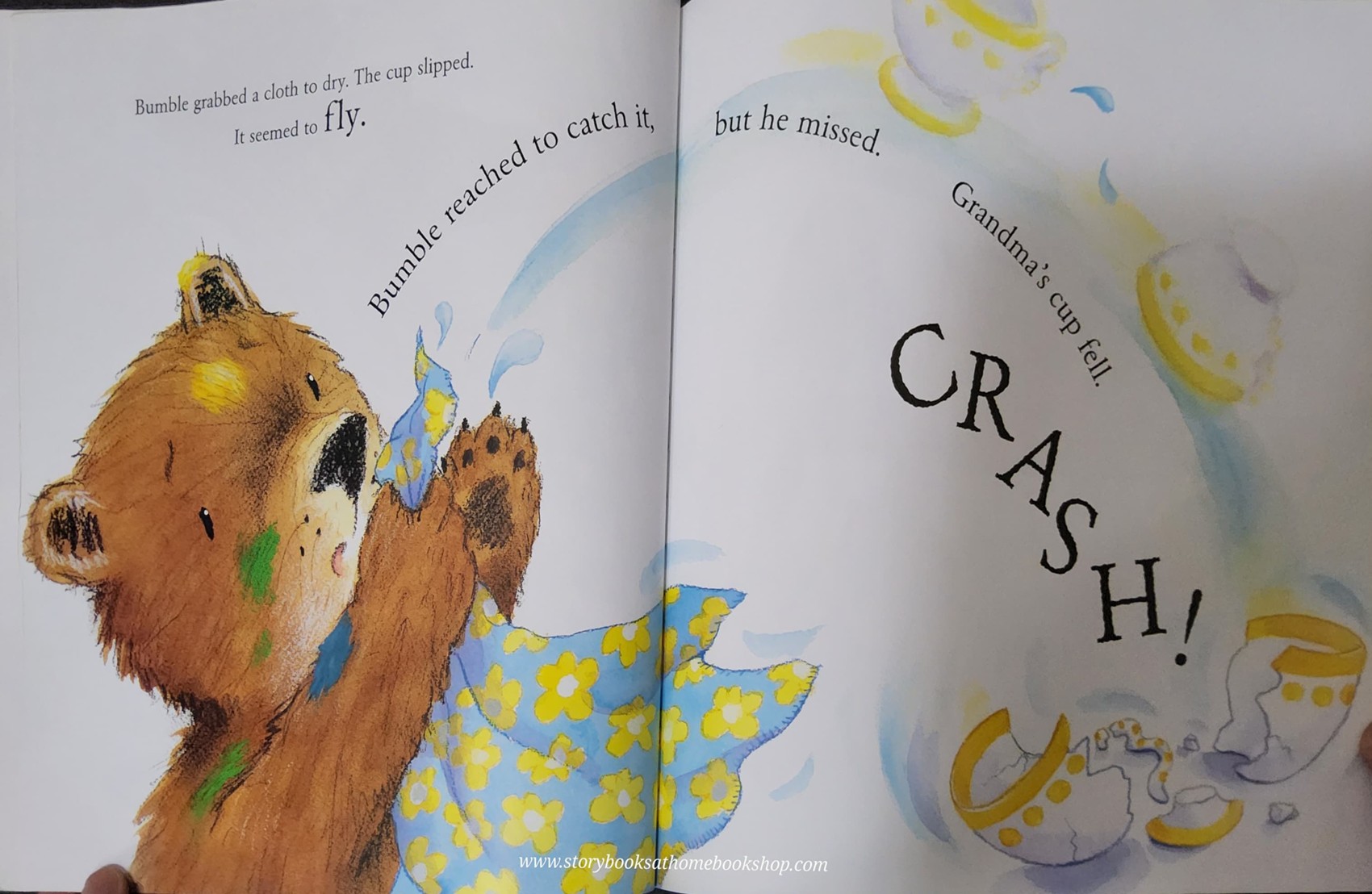 **หนังสือนิทานปกอ่อน** 🍅🍓BUMBLE THE LITTLE BEAR WITH BIG IDEAS!♥️♥️