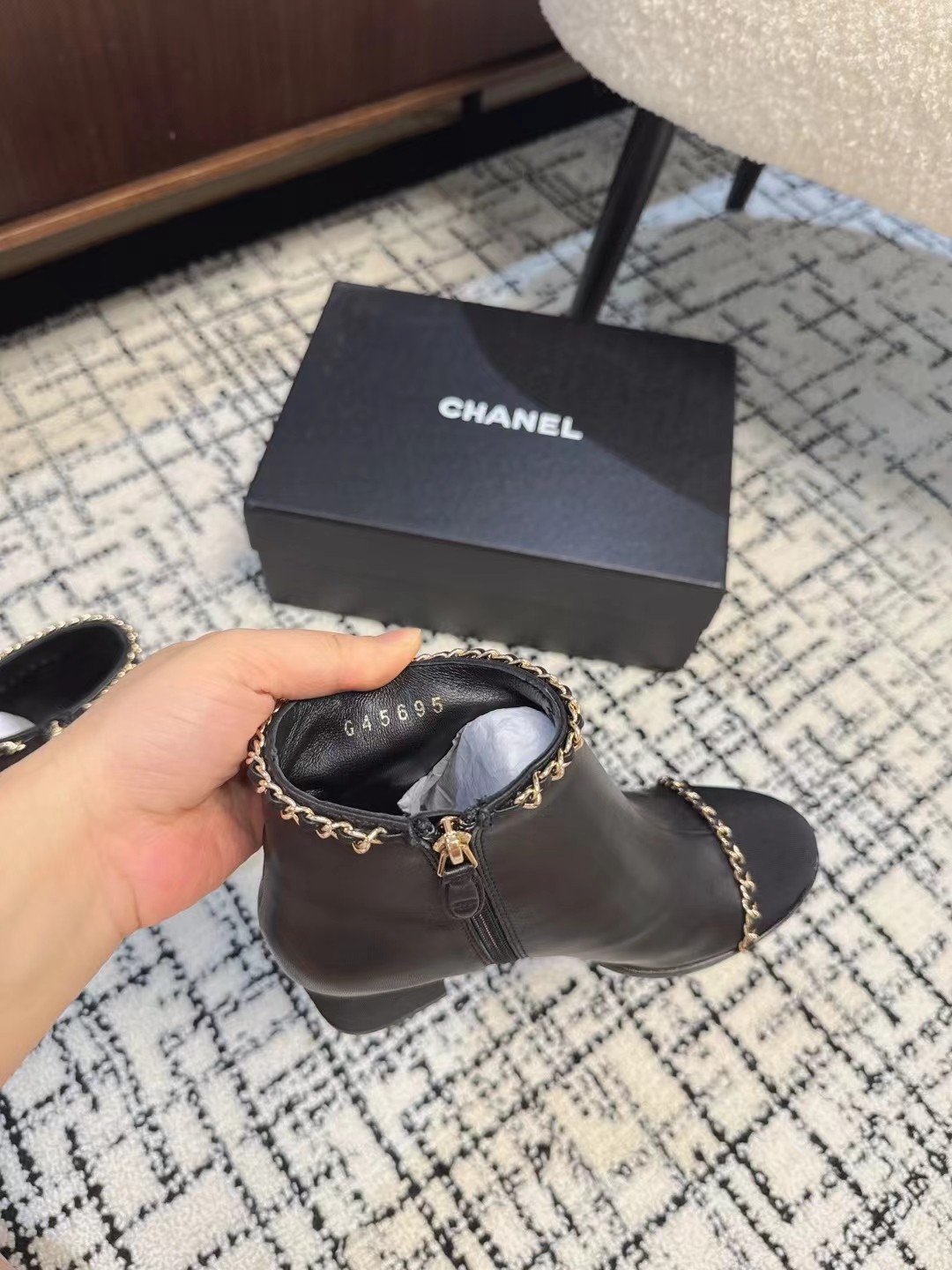 [Pre-order] รองเท้า Chanel Loafers black shoe หนังแกะแท้ 24B 2024 เกรดที่ดีที่สุด