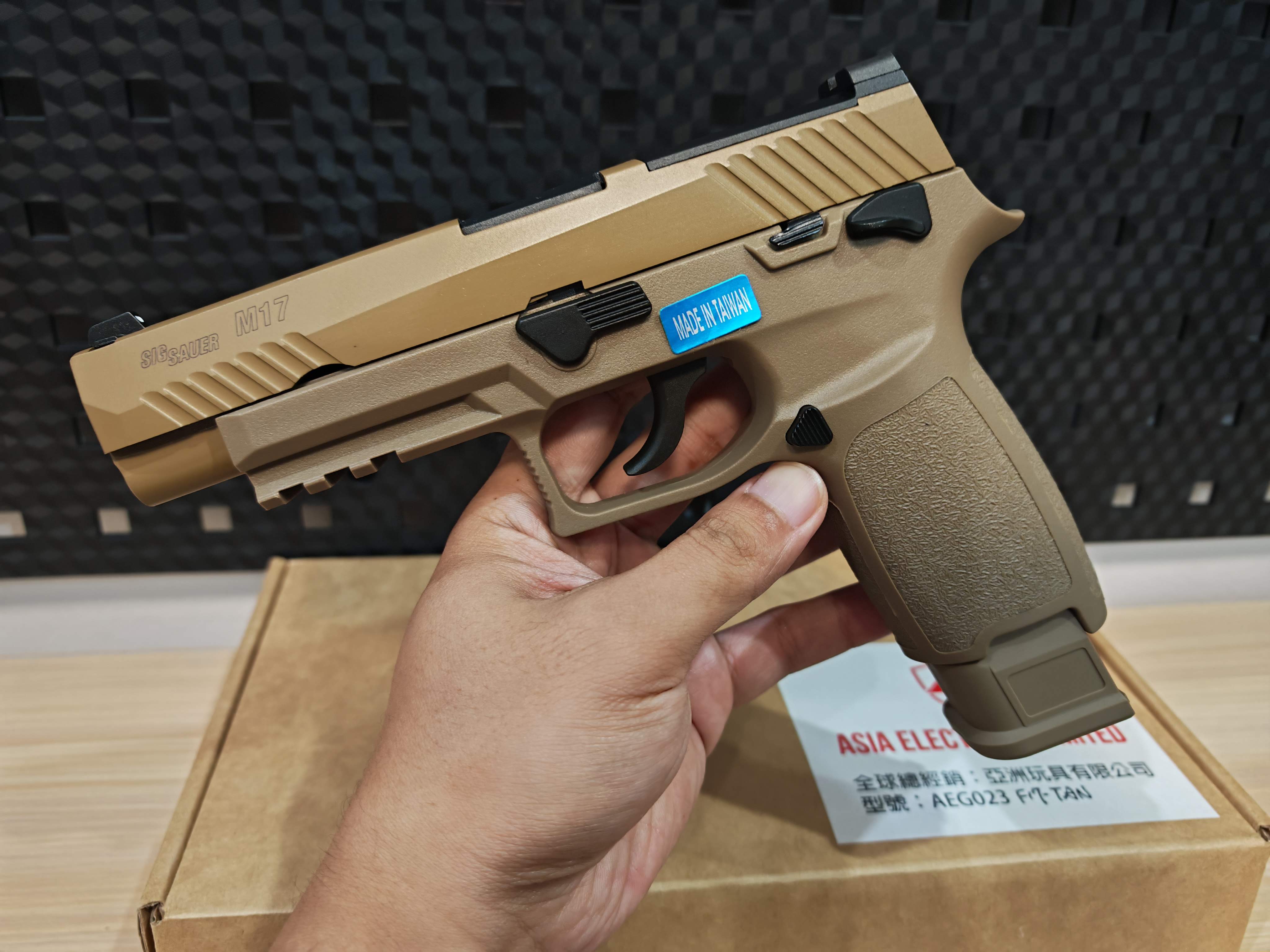 WE Sig Sauer P320 M17 สีทราย GBB BB Gun บีบีกัน แบบแก๊ส ปืนอัดลม มือสอง Airsoft Gun