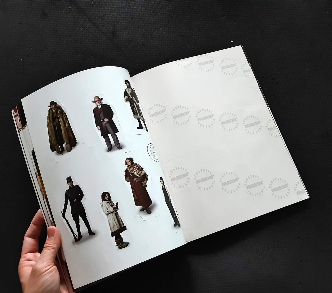 หนังสือนิทานปกอ่อน 🍅🍓THE WORLD OF THE GOLDEN COMPASS