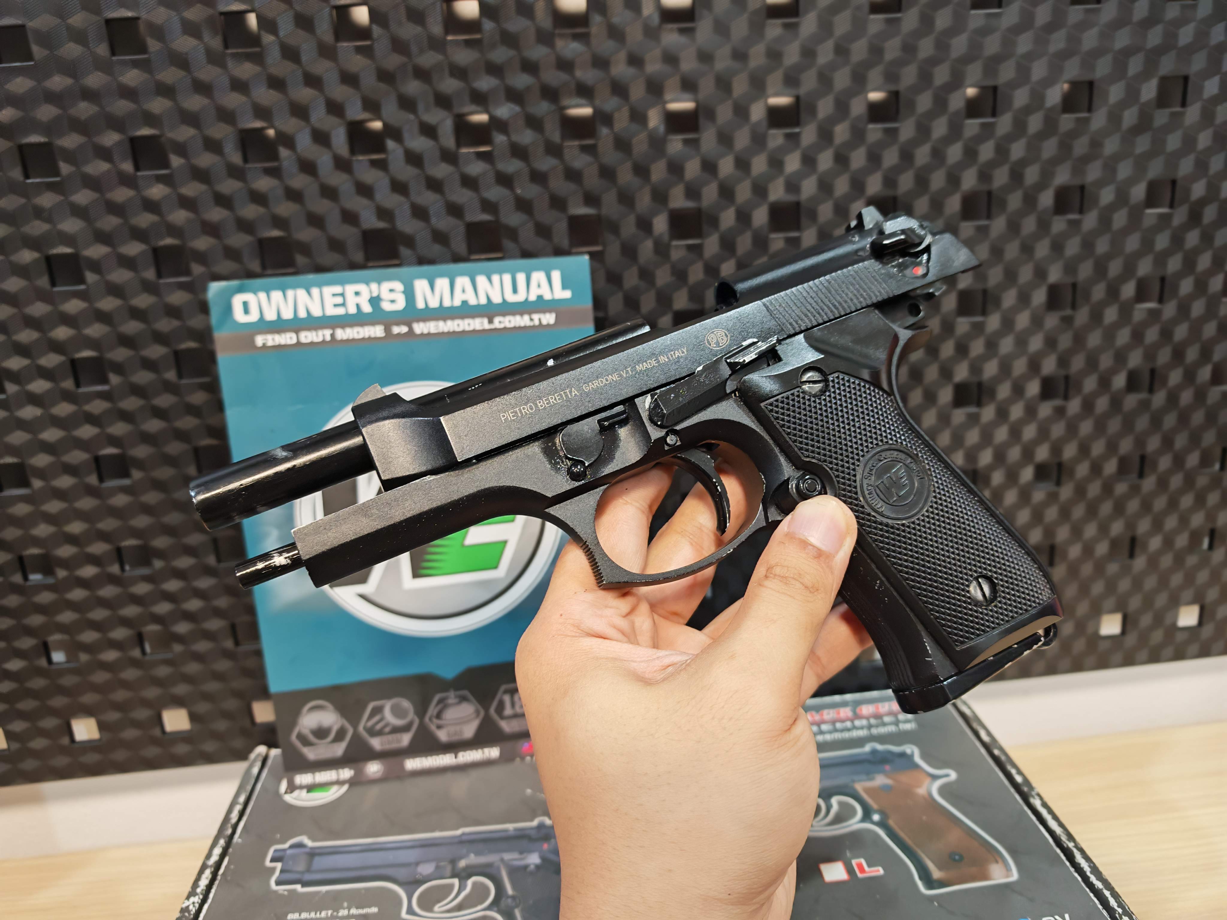 WE Beretta M92 Semi Version GBB ดำ พร้อมเล่น ไต้หวัน BB Gun บีบีกัน แบบแก๊ส ปืนอัดลม มือสอง Airsoft Gun
