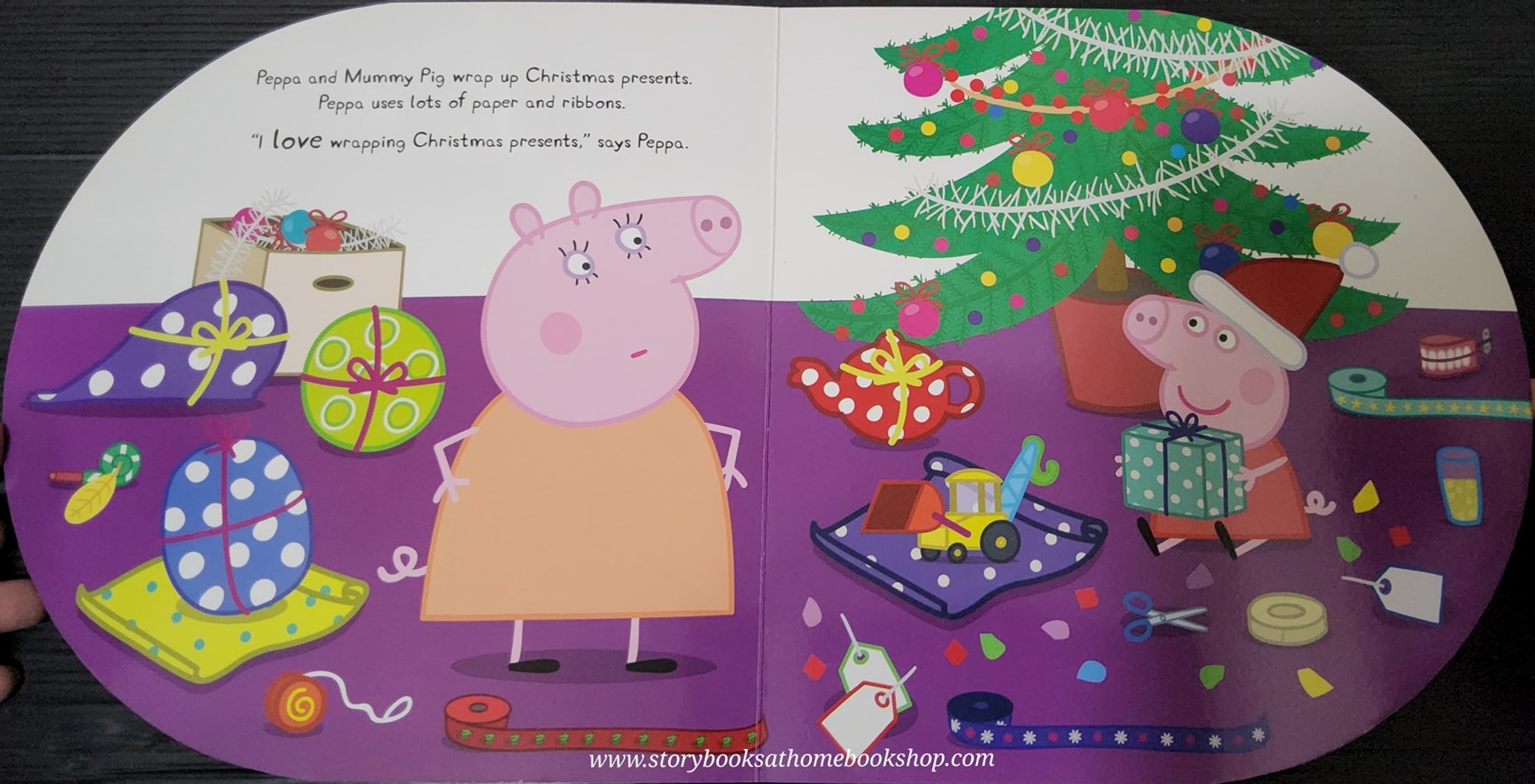 BOARD BOOK** 🍅🍓PEPPA LOVES CHRISTMAS