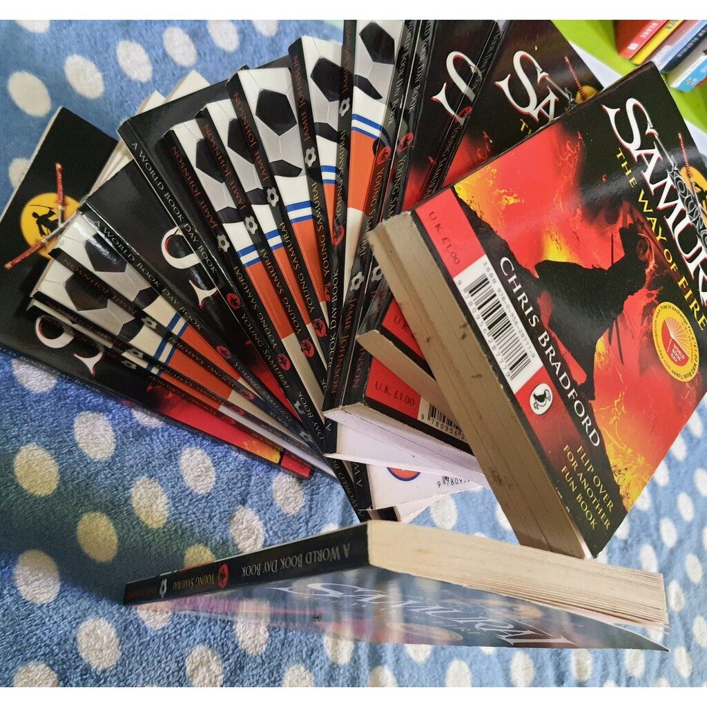 หนังสือวรรณกรรมเยาวชน 2เรื่องในเล่มเดียว Young Samurai: The Way of the War&Jamie Johnson: Born to Play (สภาพดี 70-80% .)