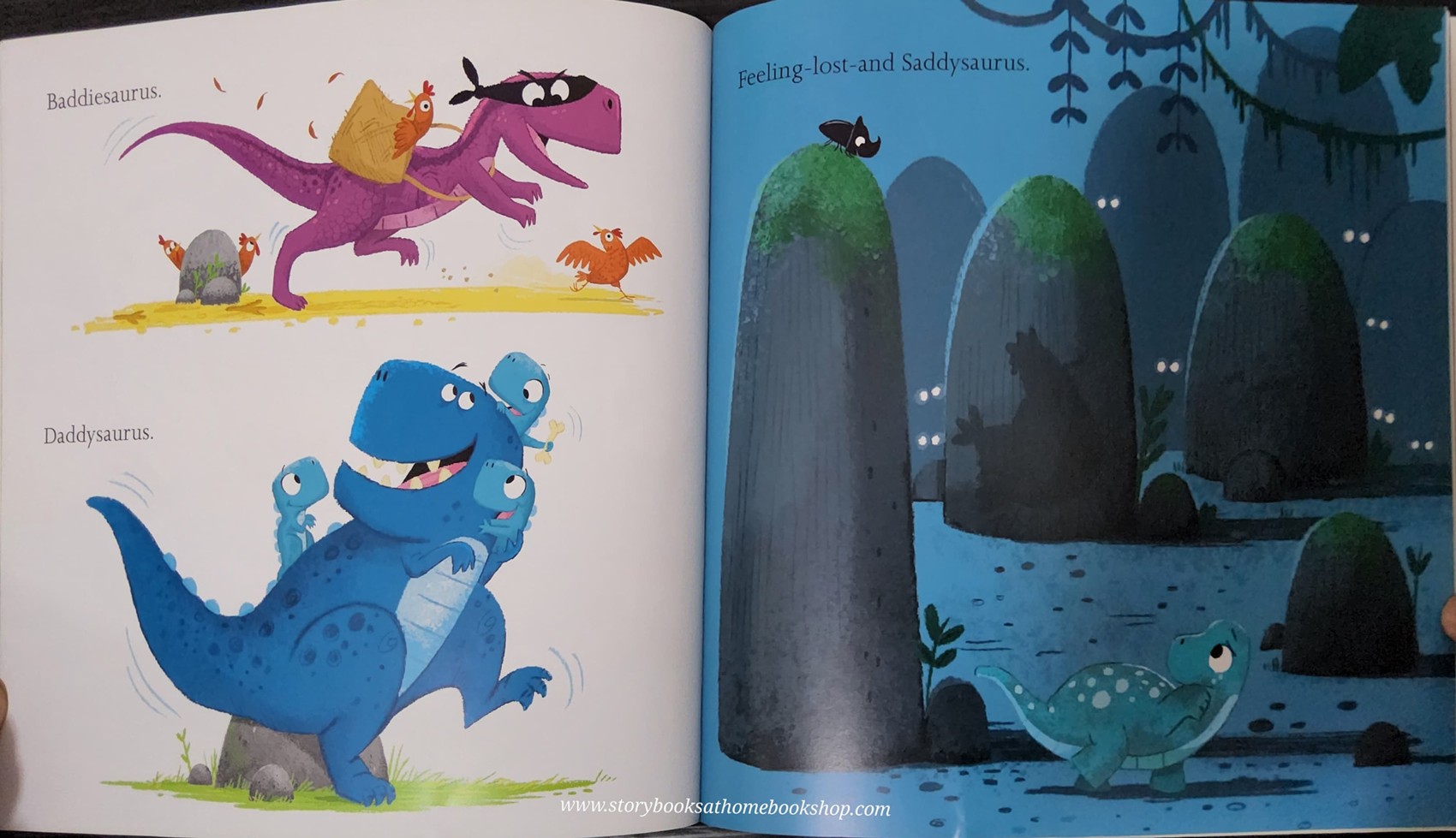 หนังสือนิทานปกอ่อน** ♥️WHO WILL YOU MEE ON DINOSAUR STREET?